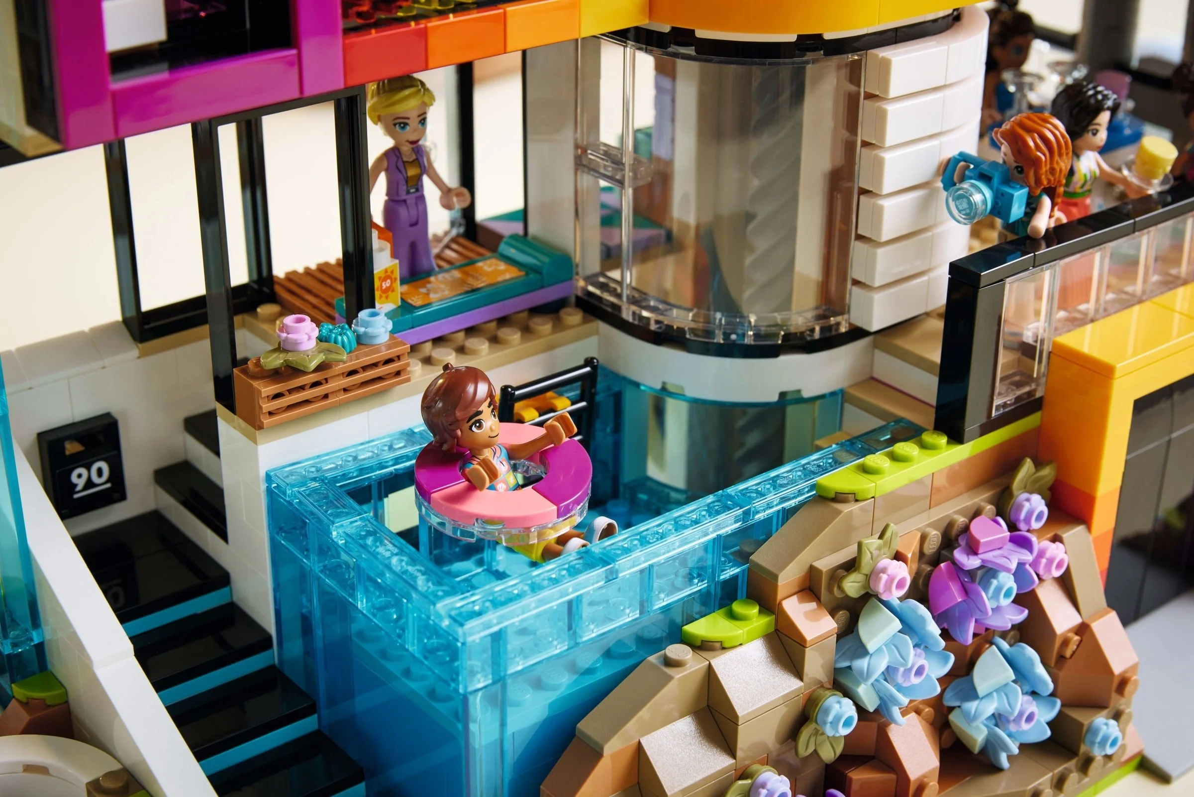 LEGO® 42639 Nowoczesna rezydencja Andrei - zdjęcie 12