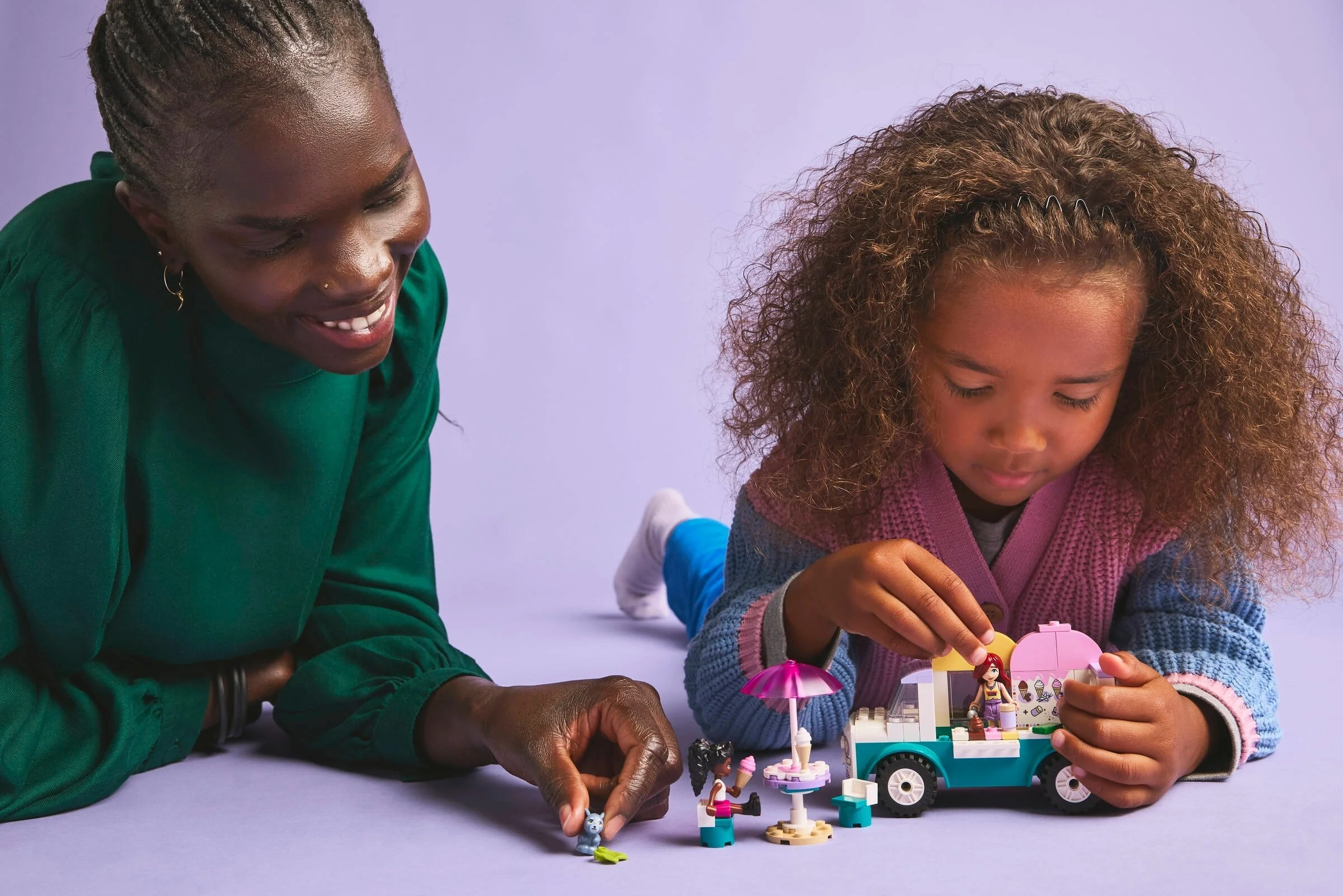 LEGO® 42644 Furgonetka z lodami w mieście Heartlake - zdjęcie 4