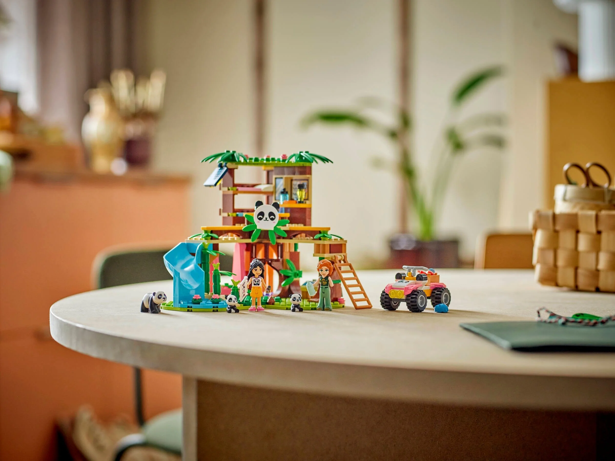 LEGO® 42648 Opieka nad pandami w rezerwacie - zdjęcie 11