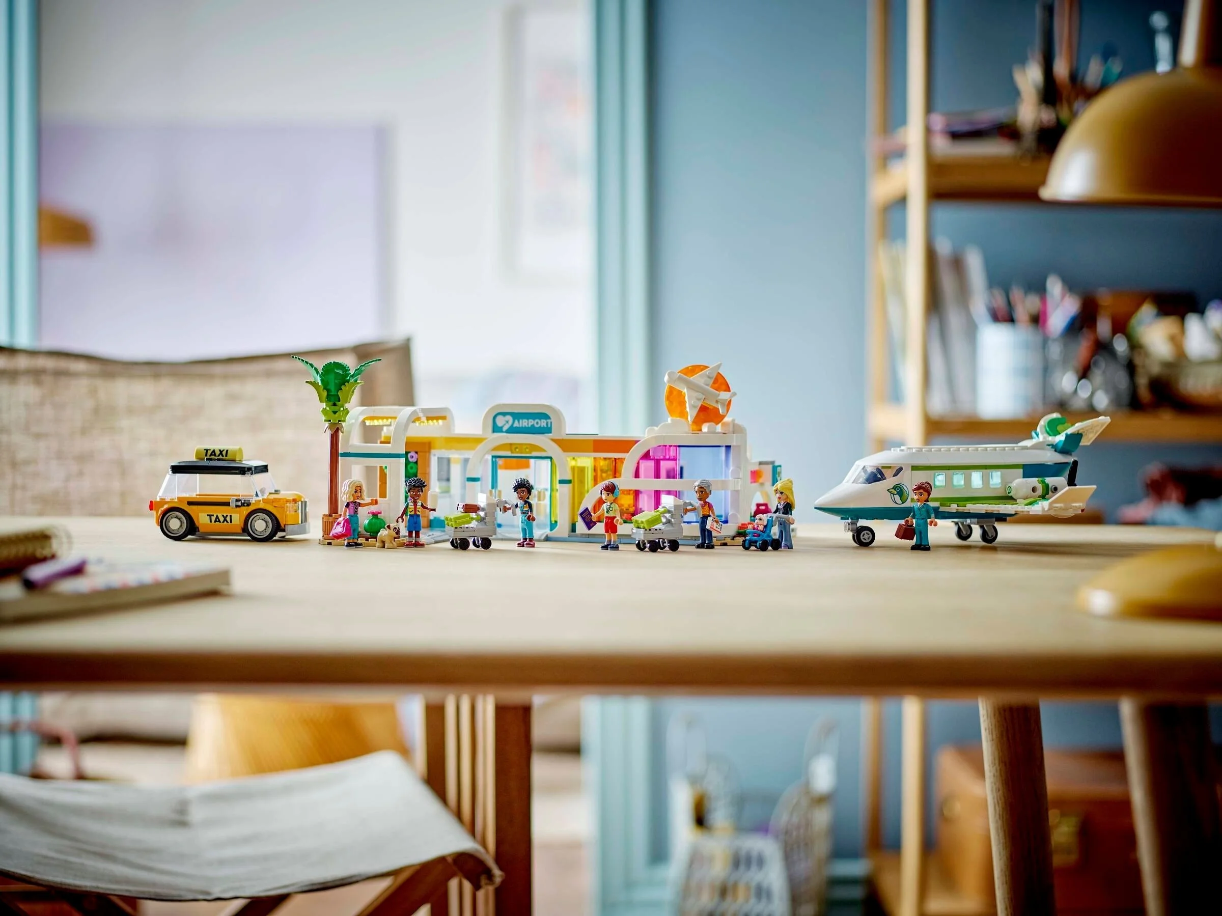 LEGO® 42656 Samolot i lotnisko w mieście Heartlake - zdjęcie 8