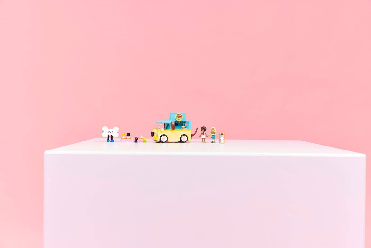 LEGO® 42678 Furgonetka z akcesoriami dla zwierząt - zdjęcie 16