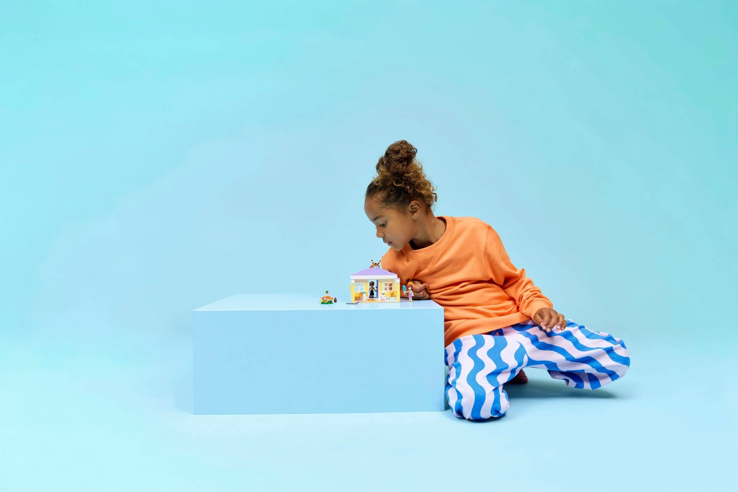 LEGO® 42679 Hotel Dla Królików w Mieście Heartlake - zdjęcie 9