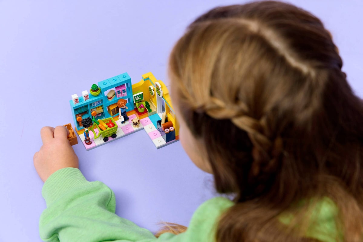 LEGO® 42680 Sklep spożywczy w mieście Heartlake - zdjęcie 12