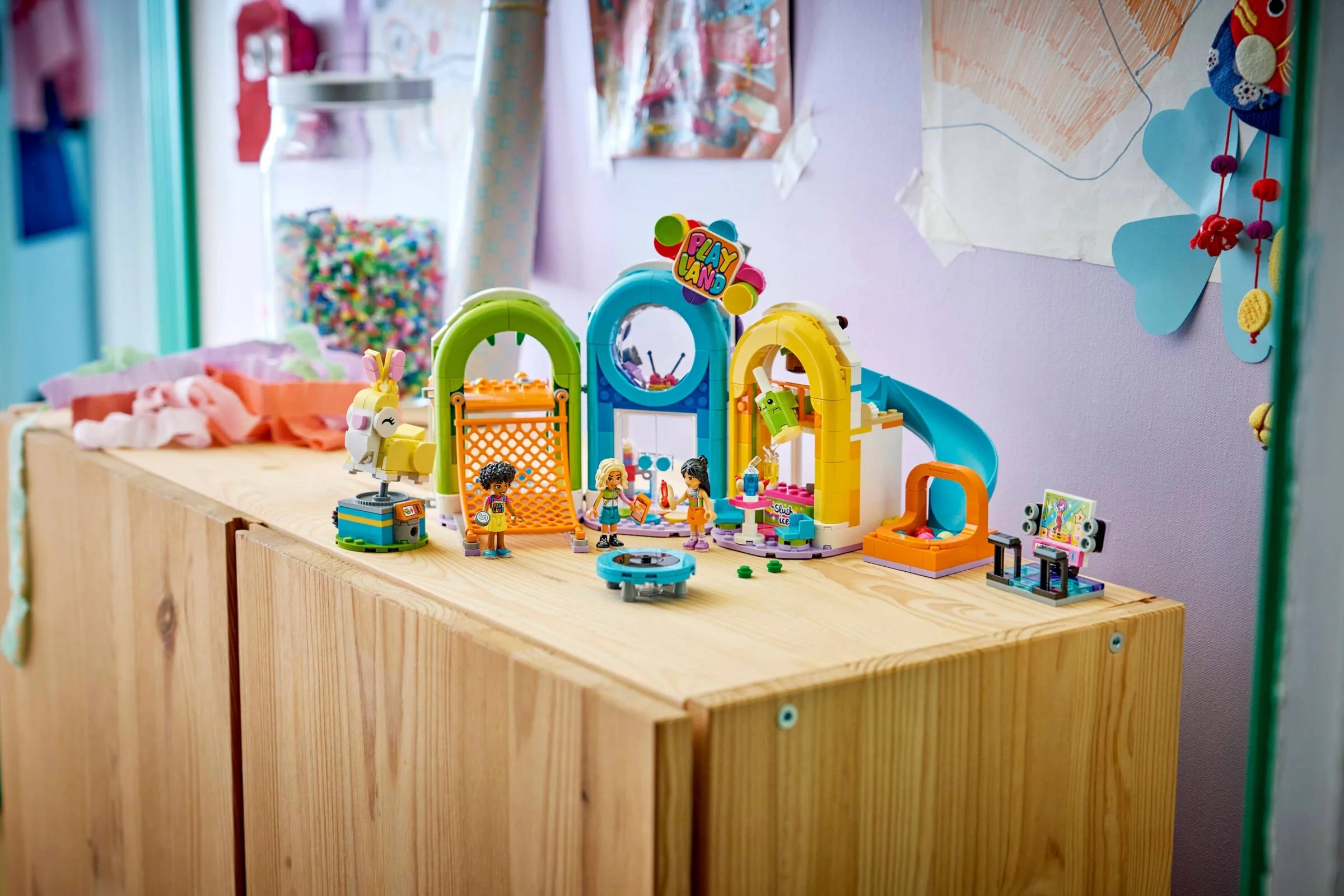 LEGO® 42686 LEGO Friends Niezwykła sala zabaw - zdjęcie 19