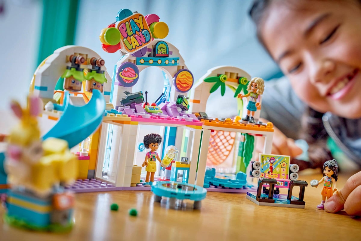 LEGO® 42686 Niezwykła sala zabaw - zdjęcie 10