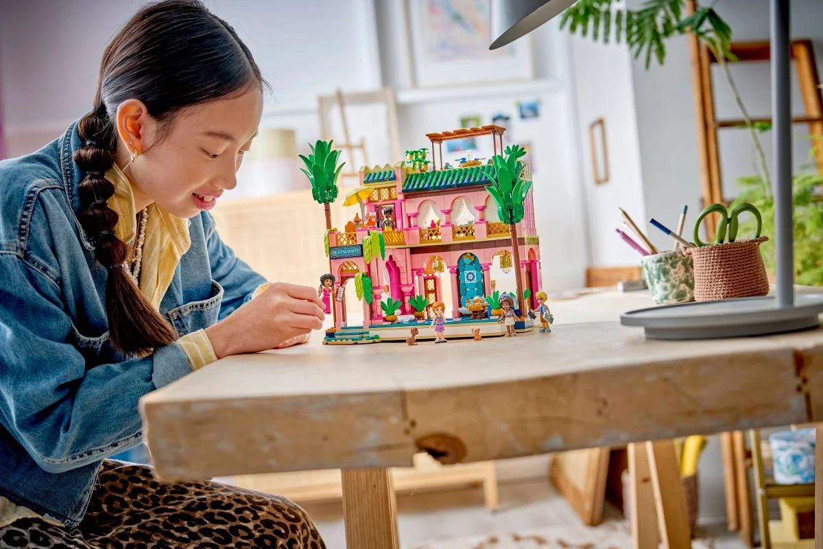 LEGO® 42691 Restauracja z ogrodem - zdjęcie 18