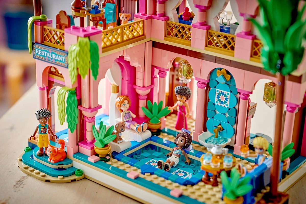 LEGO® 42691 Restauracja z ogrodem - zdjęcie 13