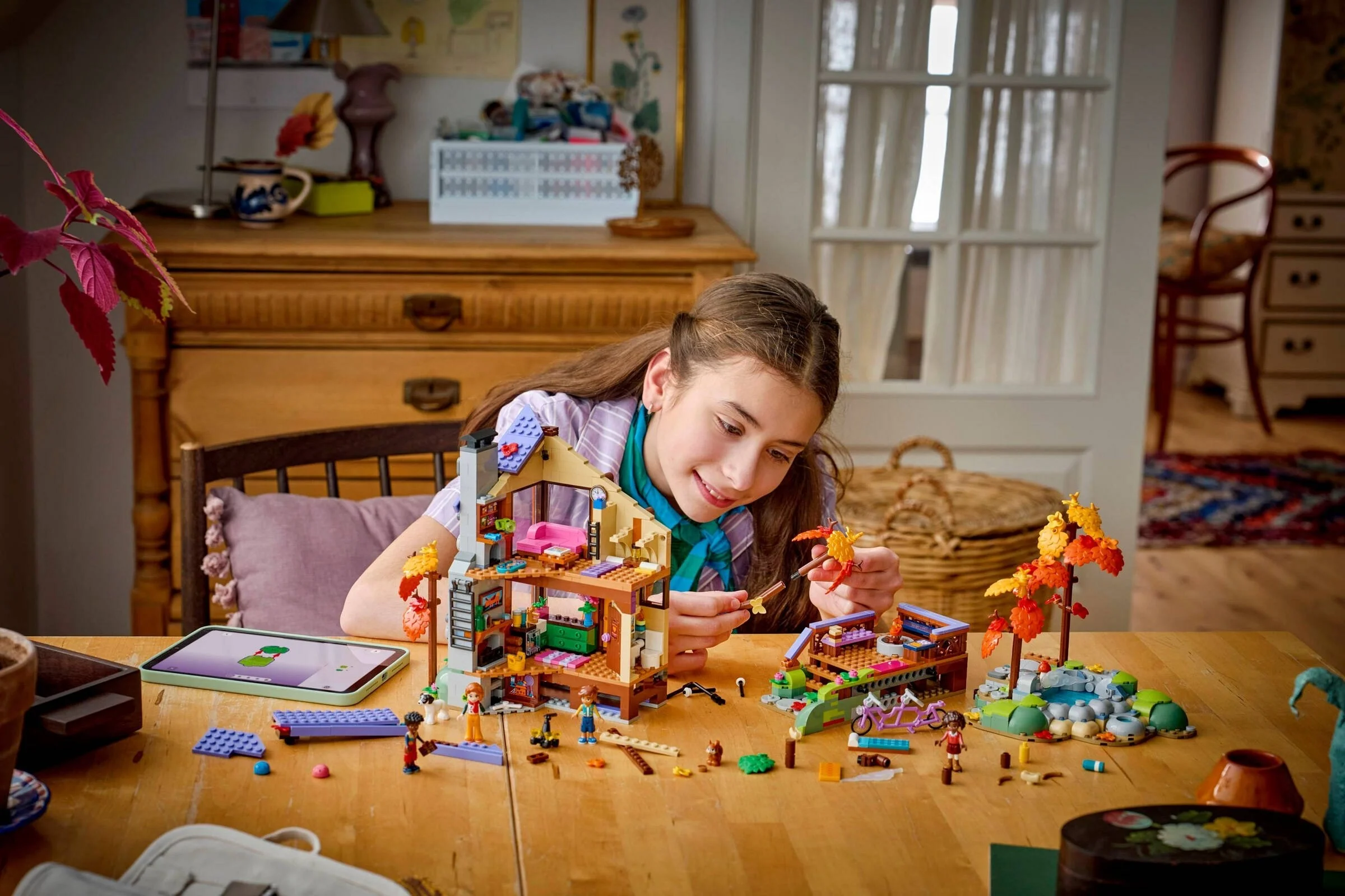 LEGO® 42705 Jesienna leśna chatka - zdjęcie 7