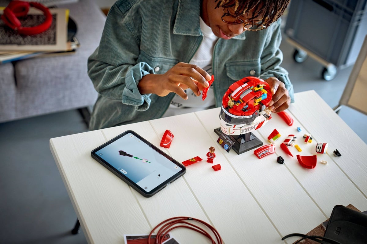 LEGO® 43014 Kask Charles Leclerc Scuderia Ferrari HP - zdjęcie 9
