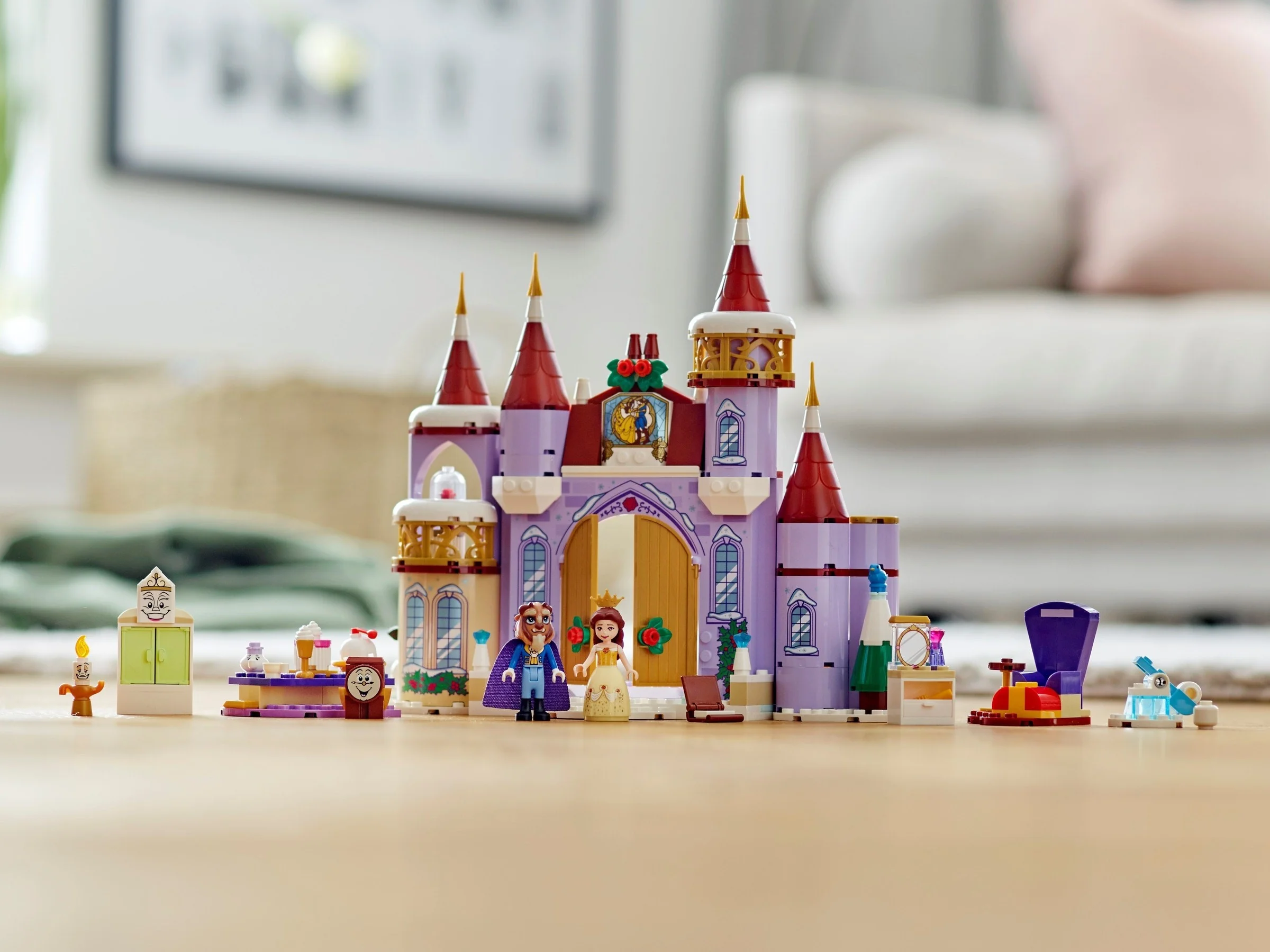 LEGO® 43180 Zimowe święto w zamku Belli - zdjęcie 9