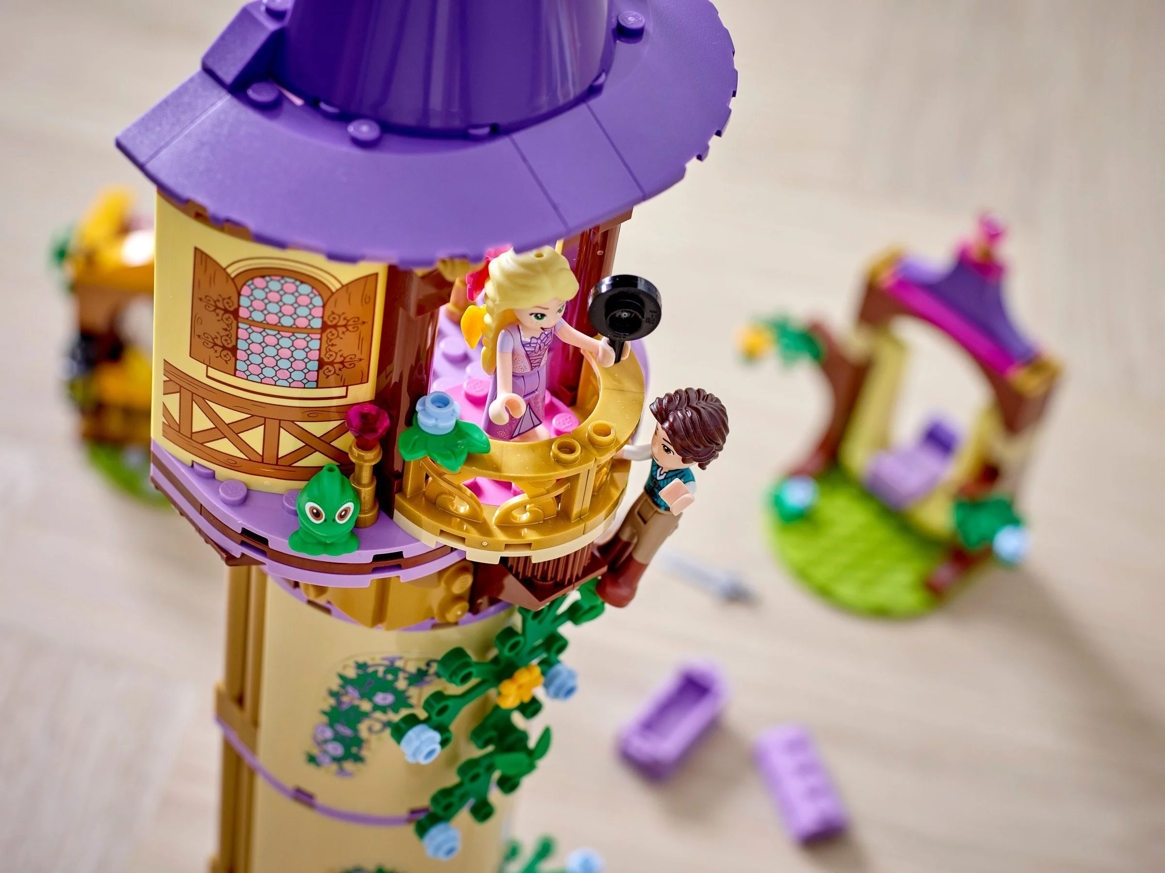 LEGO® 43187 Wieża Roszpunki - zdjęcie 16