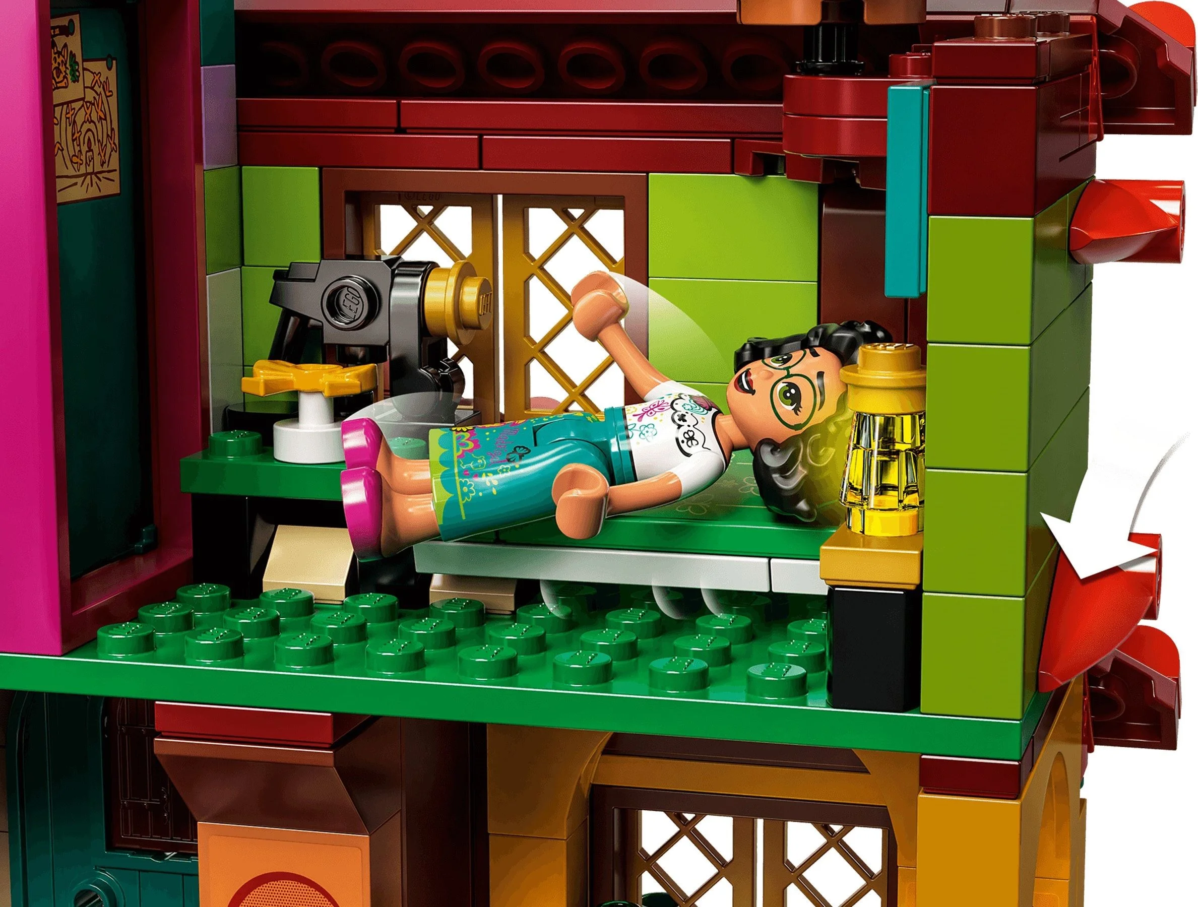 LEGO® 43202 Dom Madrigalów - zdjęcie 12