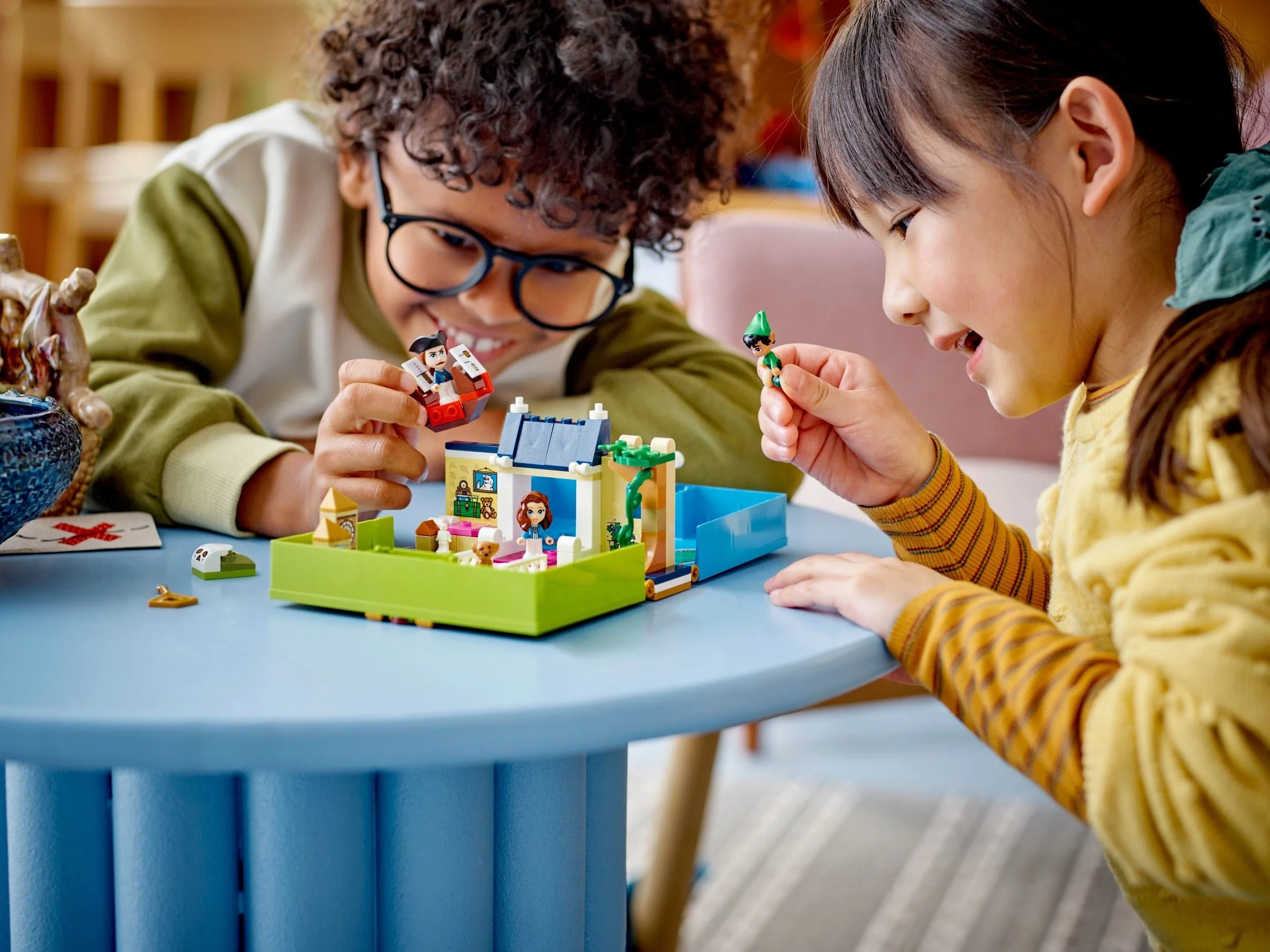 LEGO® 43220 Disney Książka z przygodami Piotrusia Pana i Wendy 43220 - zdjęcie 4