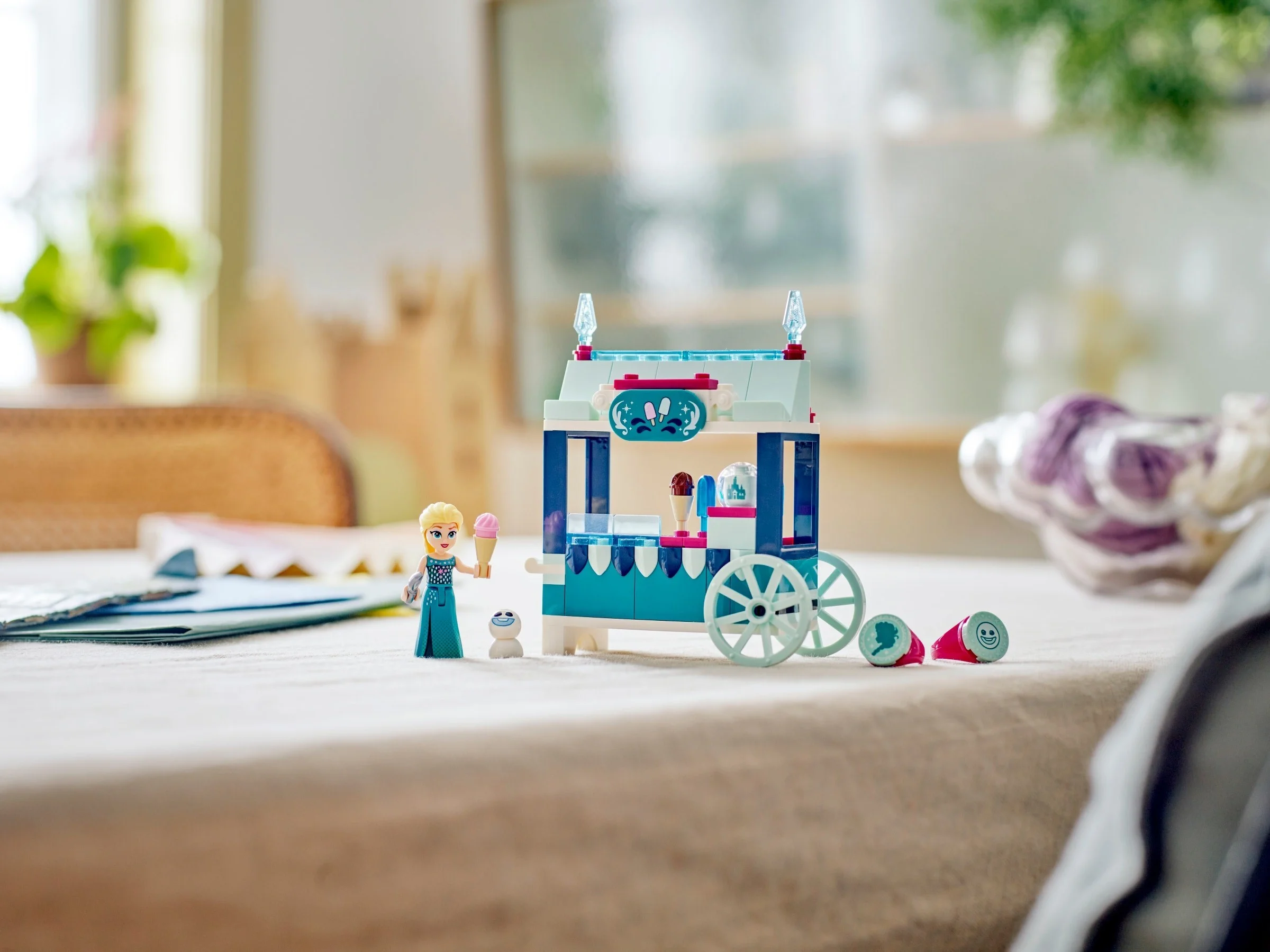 LEGO® 43234 Mrożone Smakołyki Elzy - zdjęcie 8