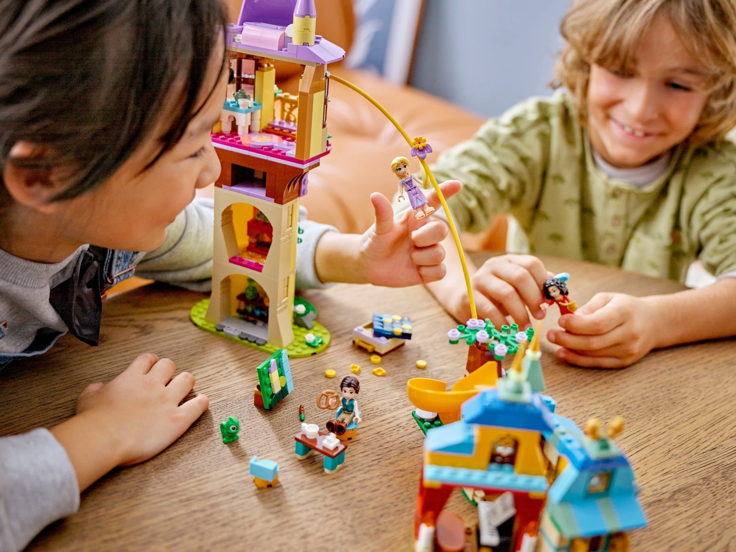 LEGO® 43241 Wieża Roszpunki i Dziarskie Kaczątko - zdjęcie 9