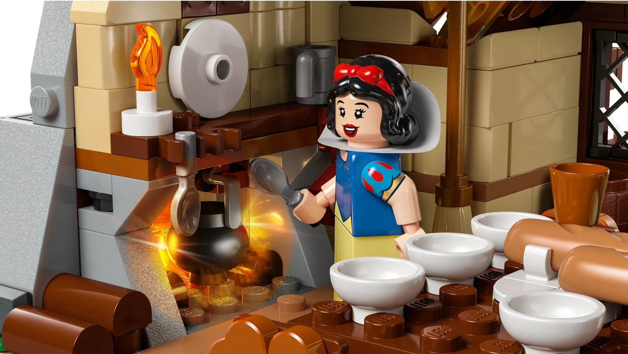 LEGO® 43242 Chatka Królewny Śnieżki i siedmiu krasnoludków - zdjęcie 13