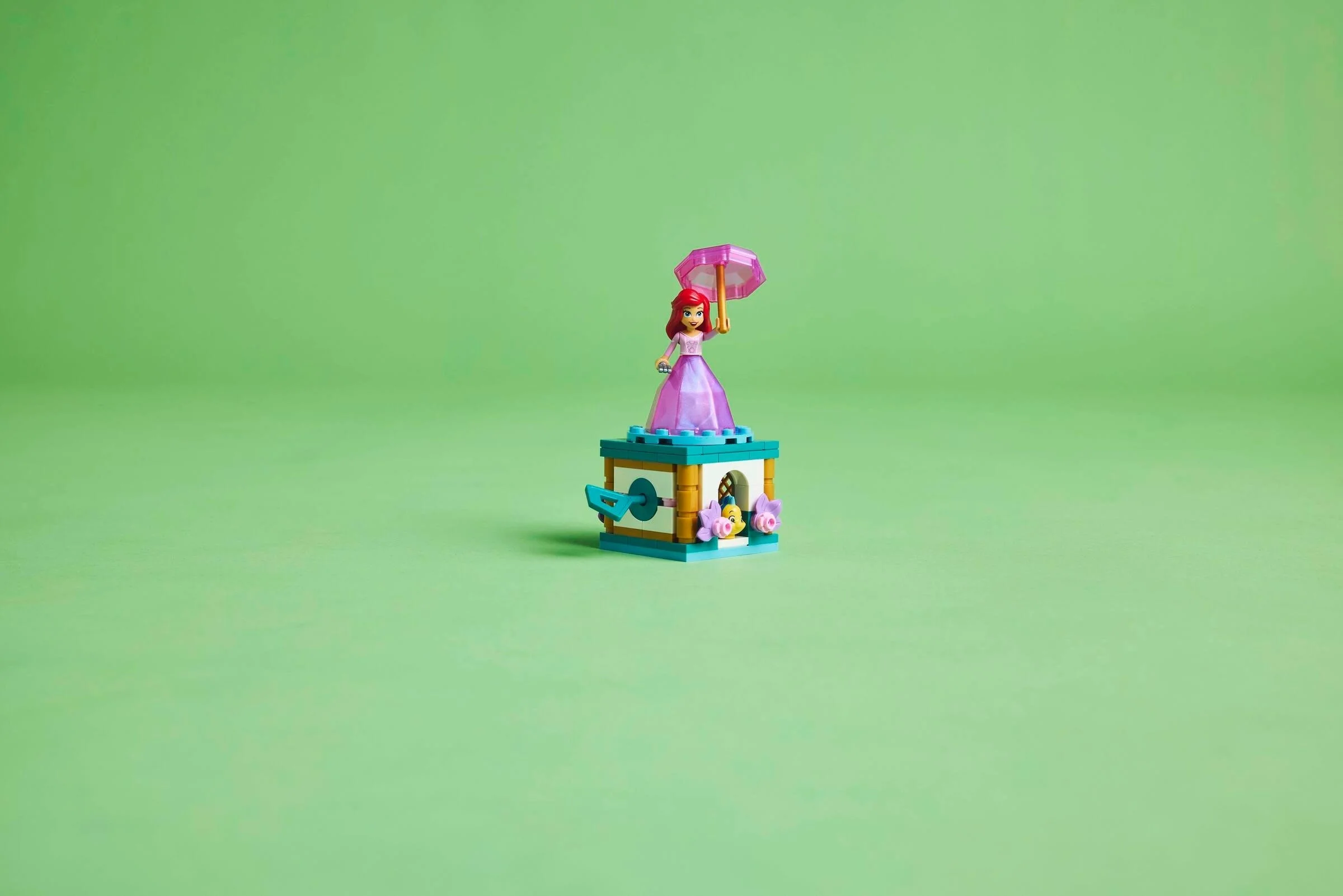 LEGO® 43259 Wirująca Arielka - zdjęcie 11