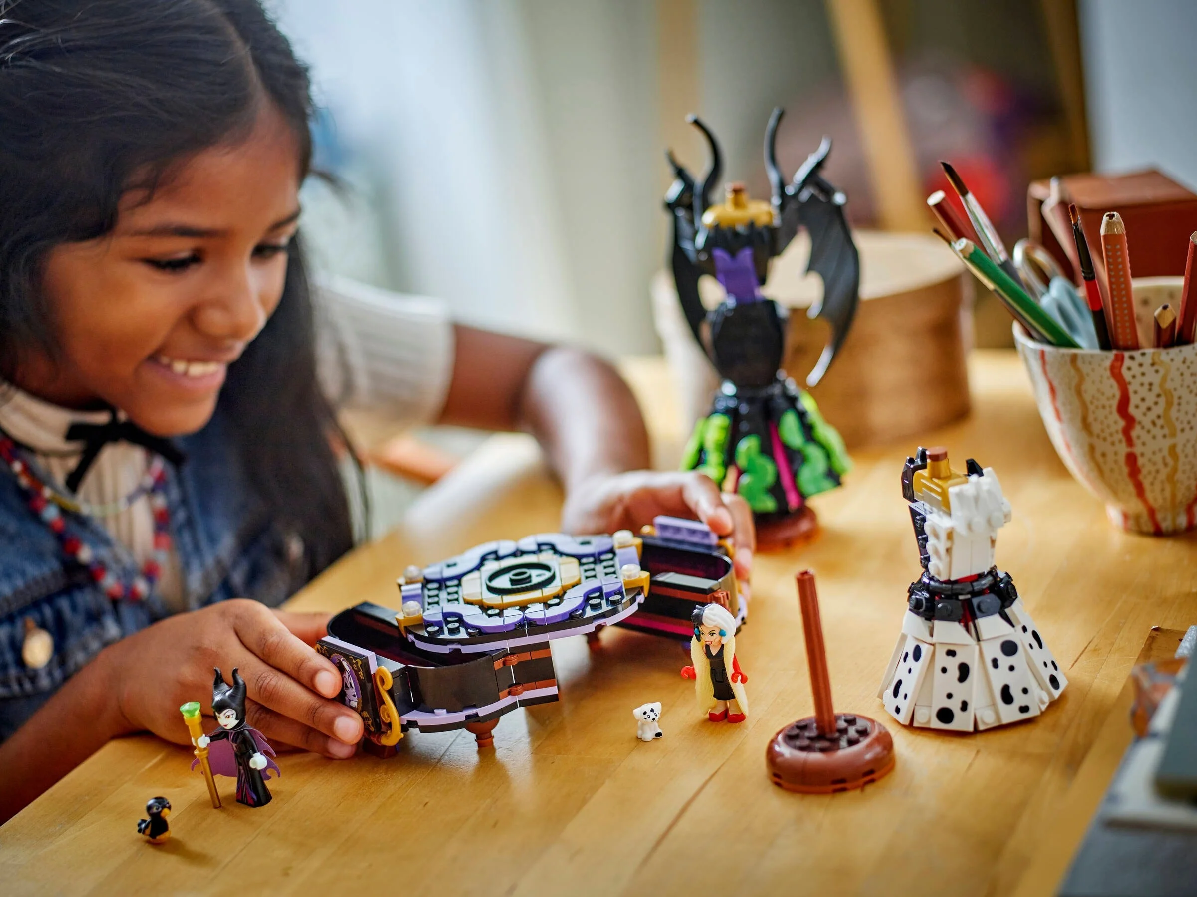 LEGO® 43262 Suknie Diaboliny i Cruelli De Mon - zdjęcie 4