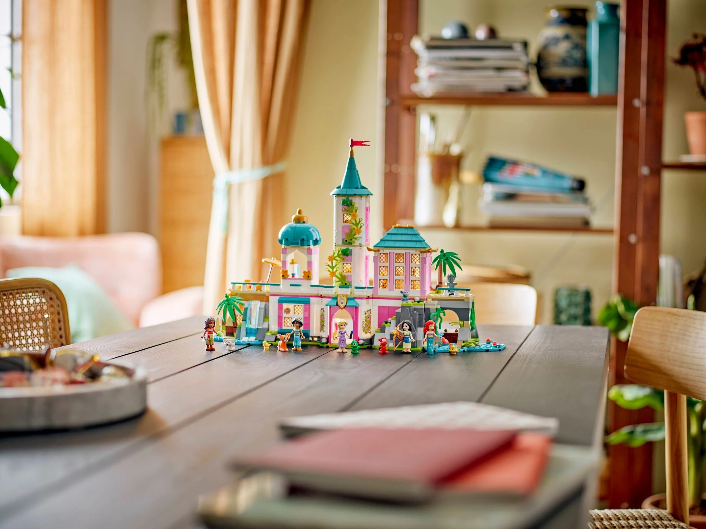 LEGO® 43267 Zamek księżniczek i królewskie zwierzaki - zdjęcie 7