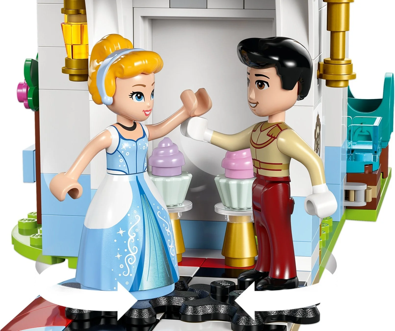 LEGO® 43275 Zamek Kopciuszka i kareta - zdjęcie 17