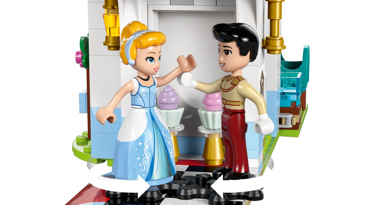 LEGO® 43275 Zamek Kopciuszka i kareta - zdjęcie 18