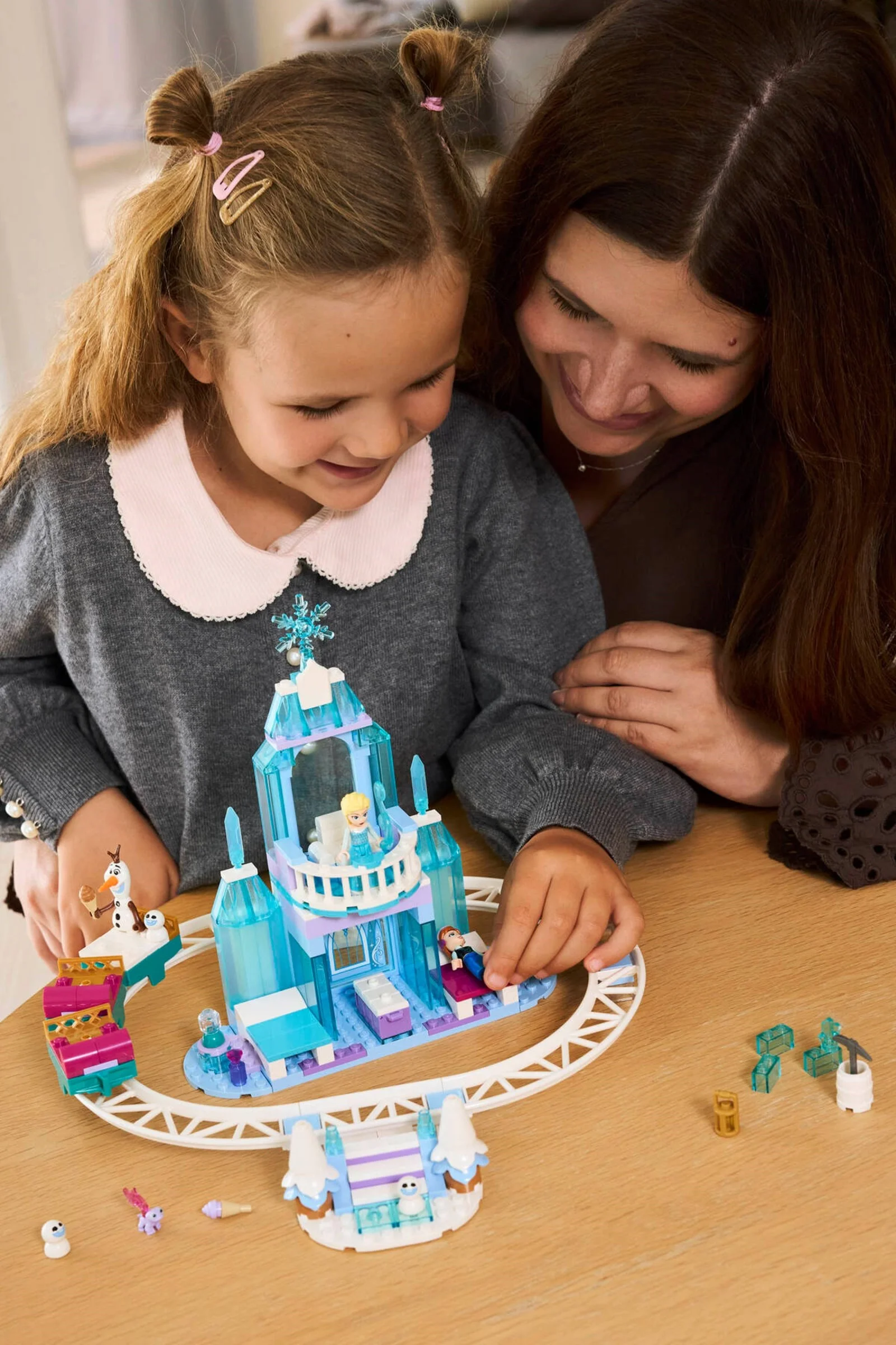 LEGO® 43281 Lodowy zamek Elzy i śnieżna przejażdżka - zdjęcie 6