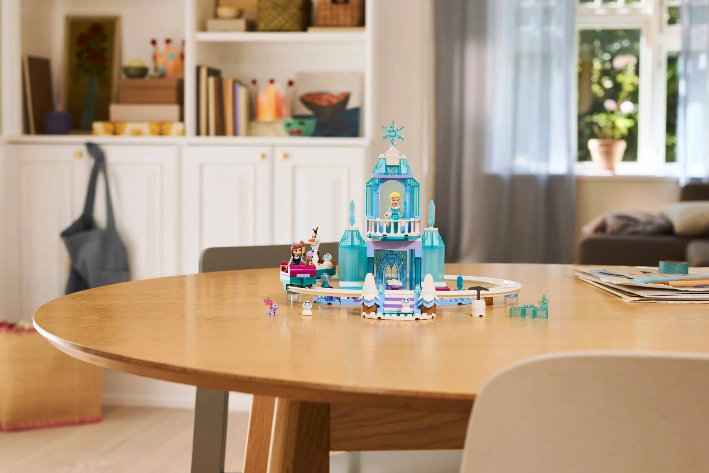 LEGO® 43281 Lodowy zamek Elzy i śnieżna przejażdżka - zdjęcie 10