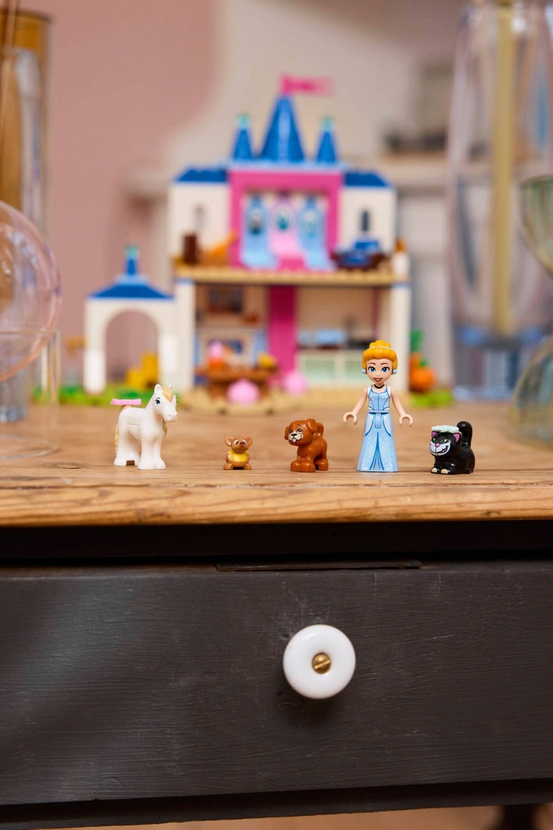 LEGO® 43283 Zamek Kopciuszka i jej zwierzęcych przyjaciół - zdjęcie 13
