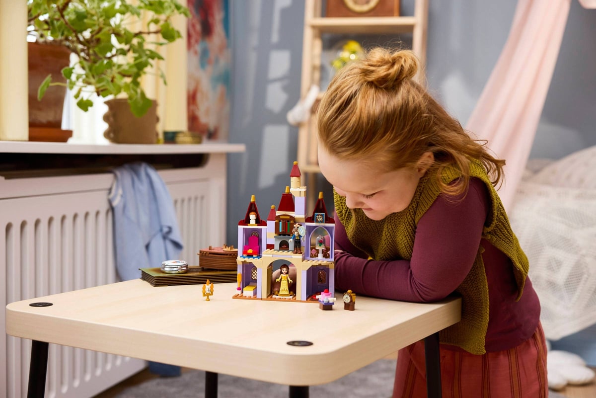 LEGO® 43289 Zaczarowany zamek Pięknej i Bestii - zdjęcie 9