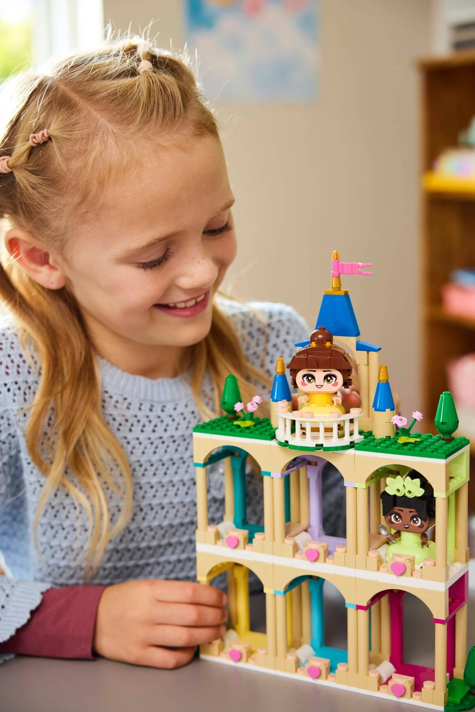 LEGO® 43291 Mała Bella i Tiana z zamkiem - zdjęcie 9