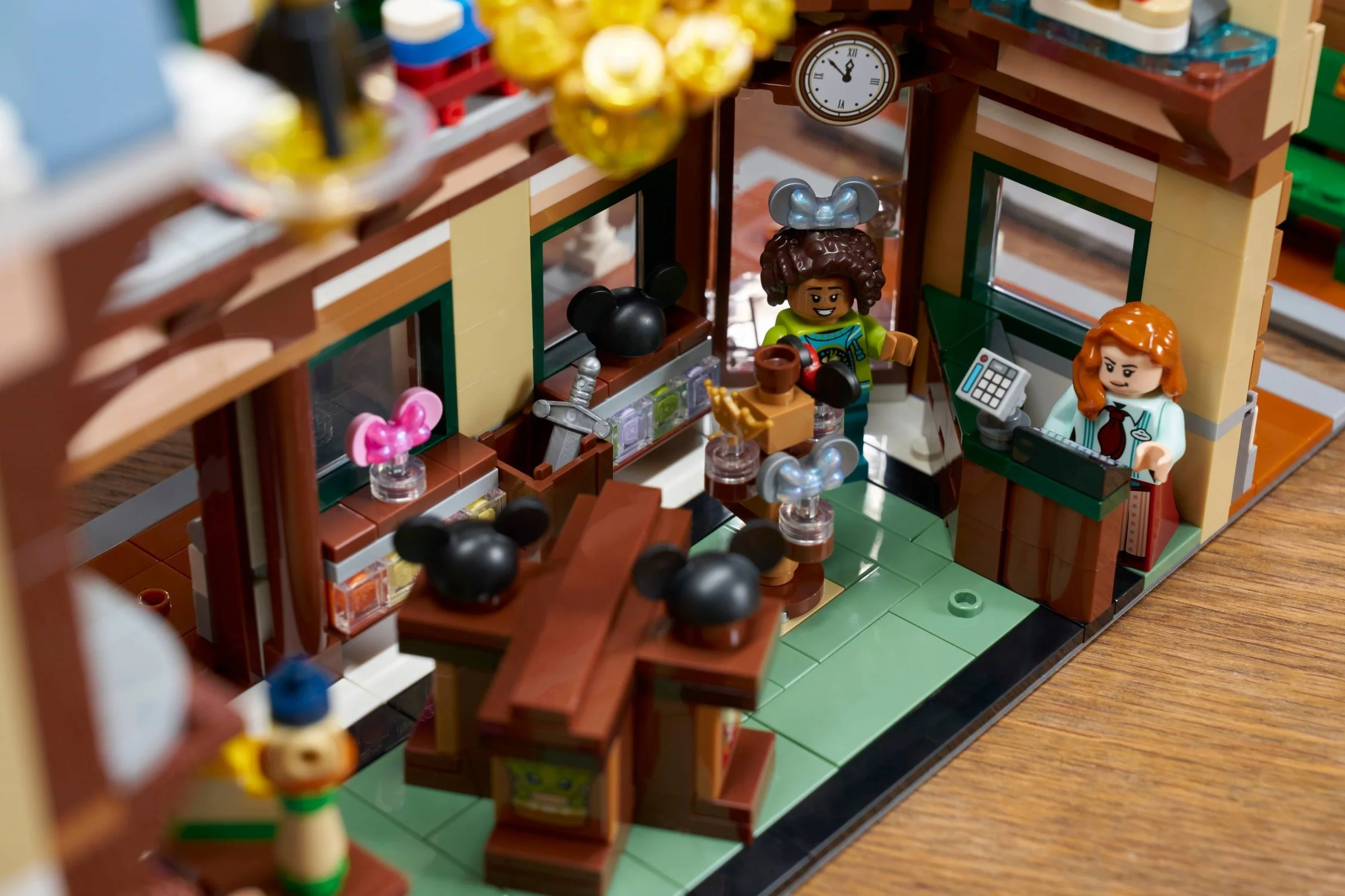 LEGO® 43302 Main Street, U. S.A. - zdjęcie 15