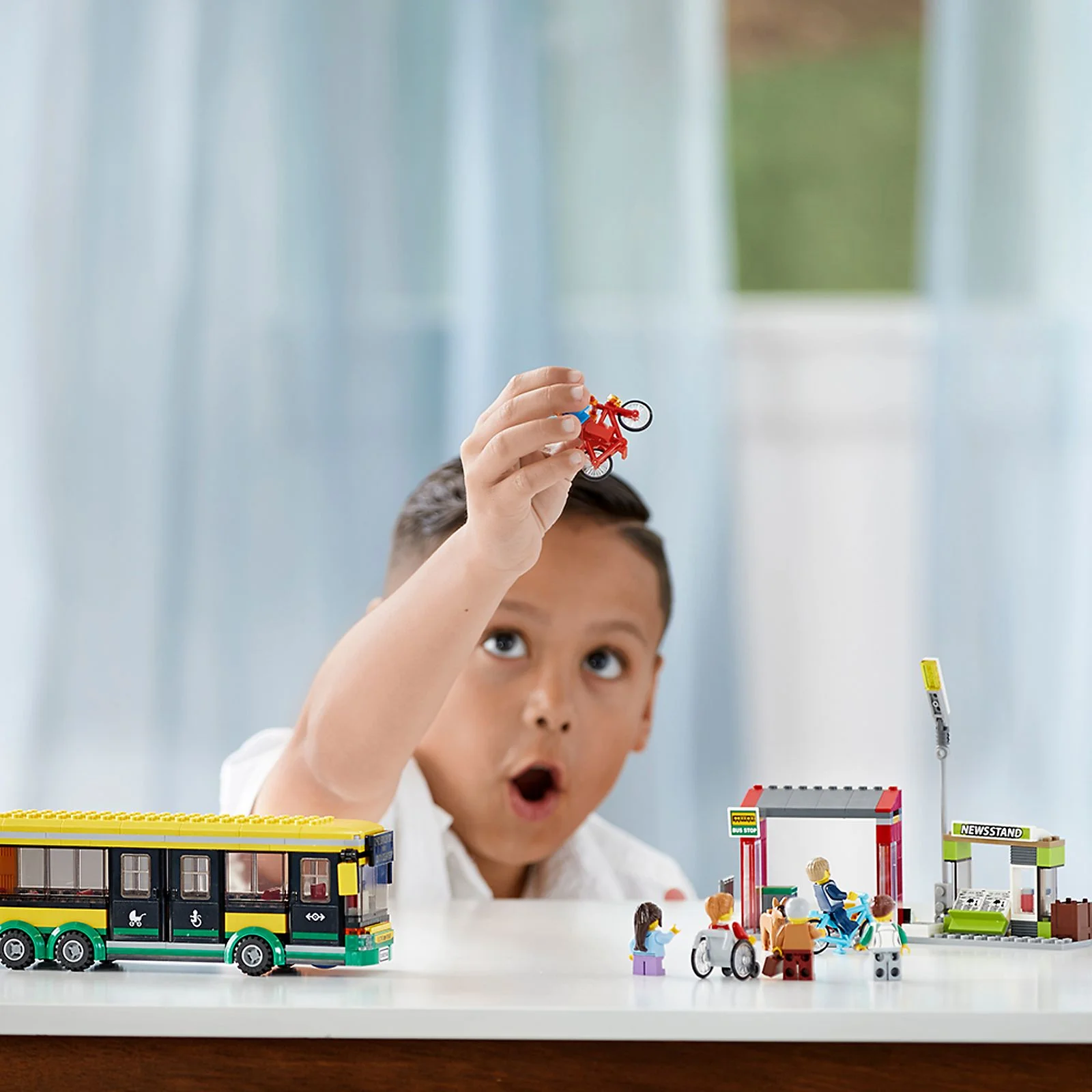LEGO® 60154 Przystanek autobusowy - zdjęcie 12
