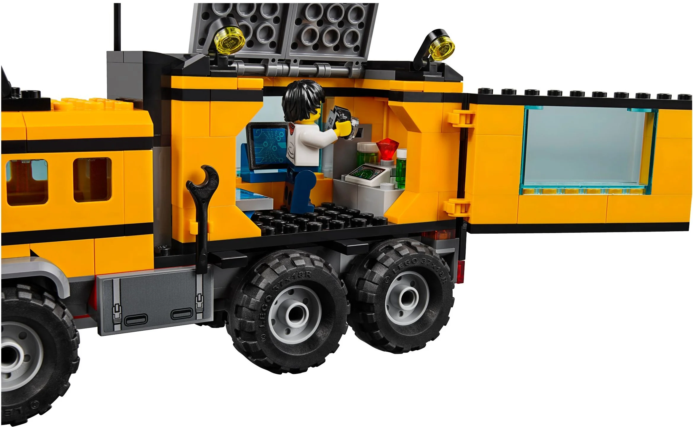 LEGO® 60160 Mobilne laboratorium - zdjęcie 18