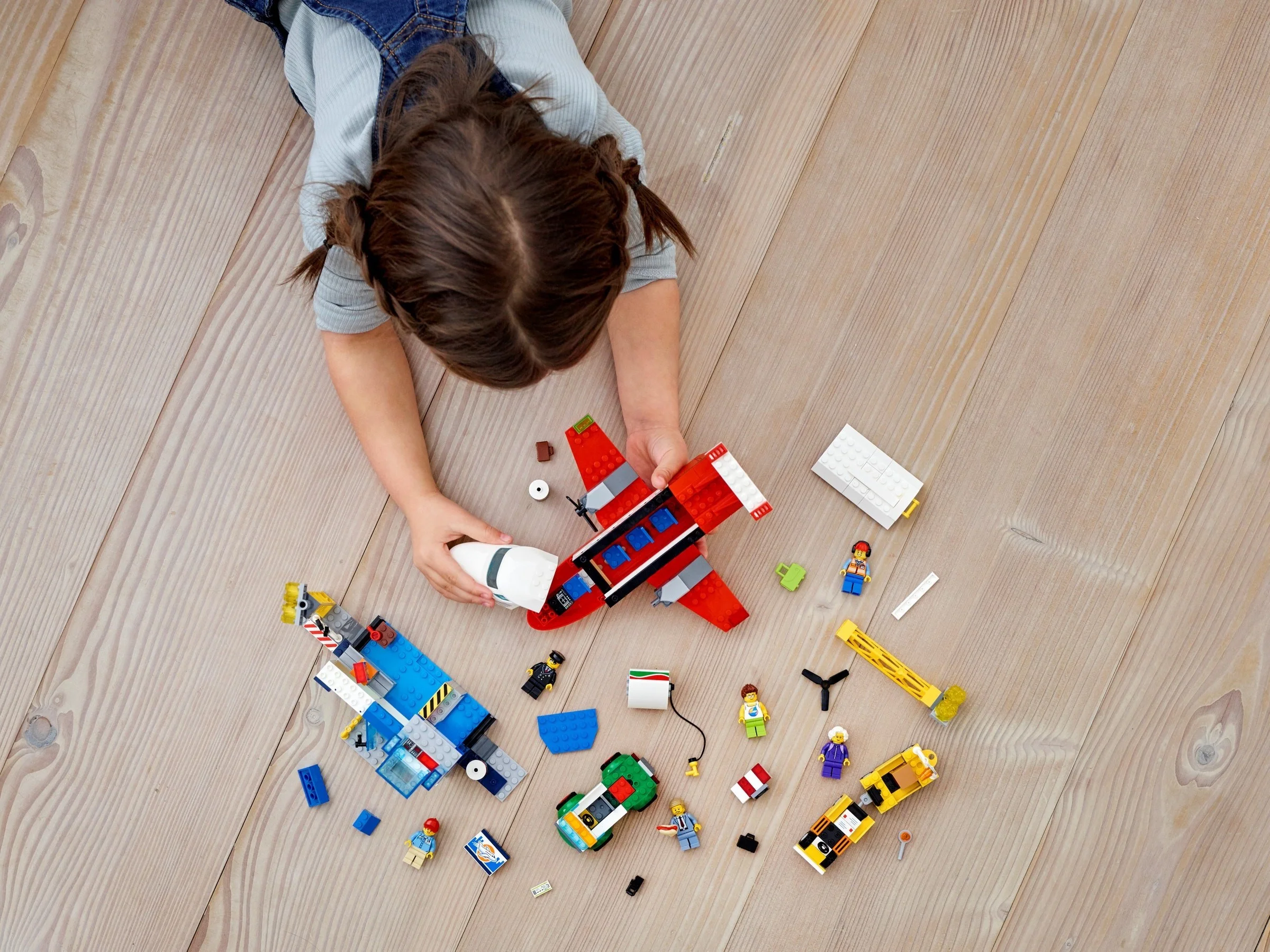 LEGO® 60261 Centralny port lotniczy - zdjęcie 10