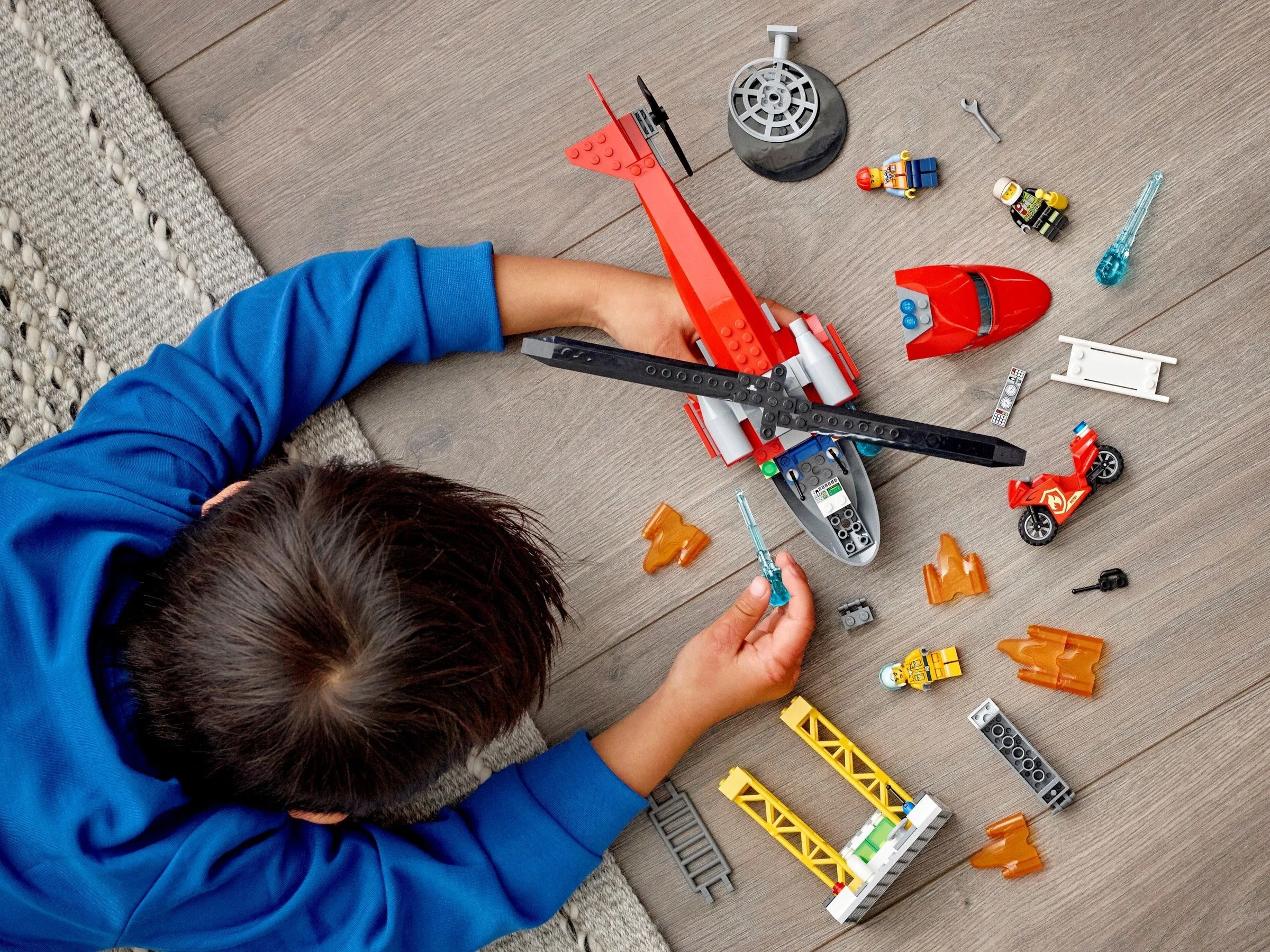 LEGO® 60281 Strażacki helikopter ratunkowy - zdjęcie 4