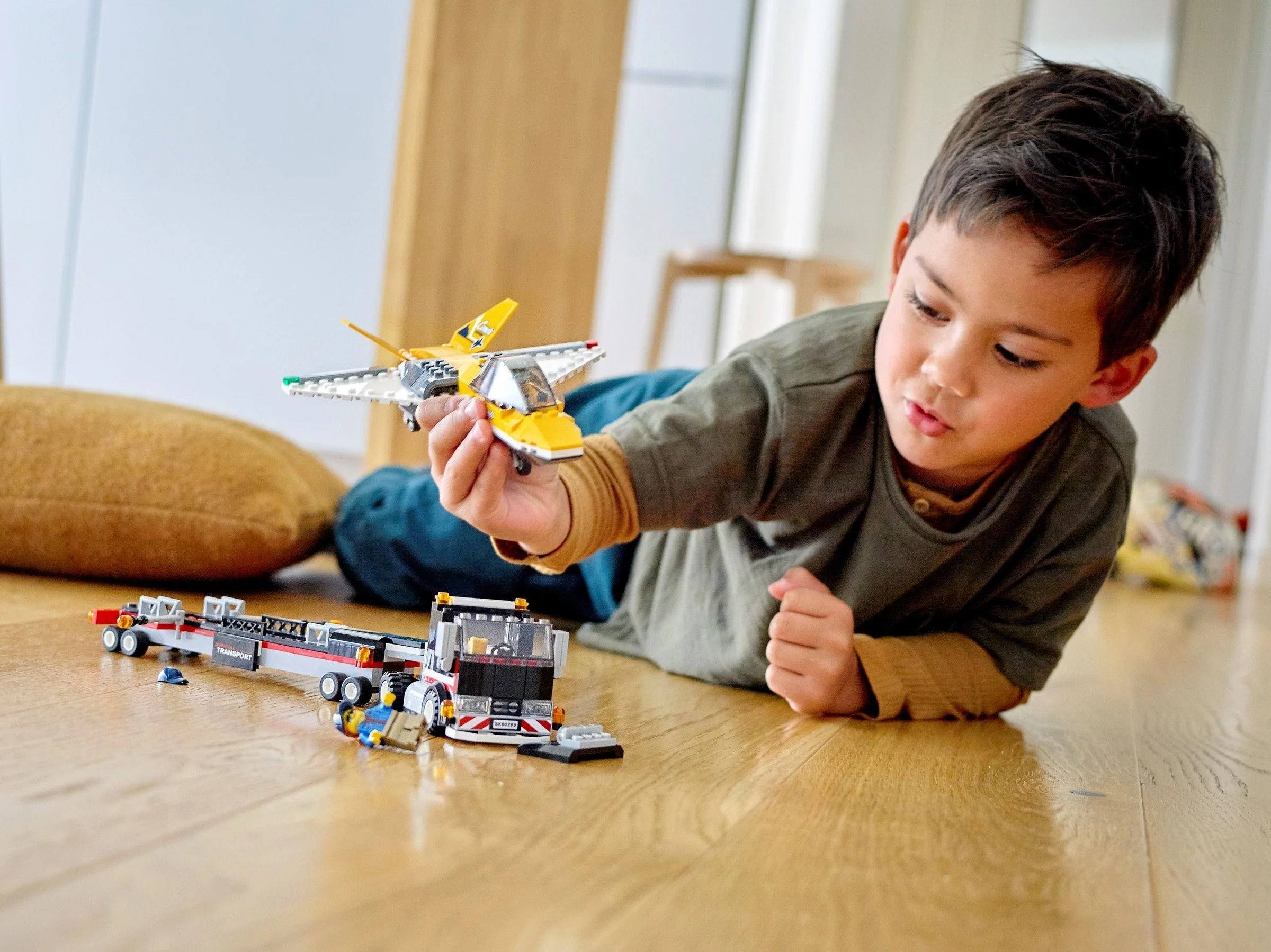 LEGO® 60289 Transporter odrzutowca pokazowego - zdjęcie 3
