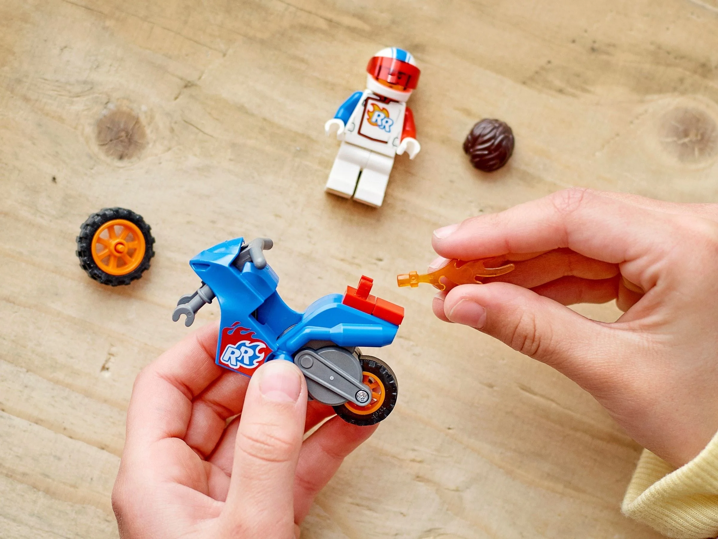 LEGO® 60298 Rakietowy motocykl kaskaderski - zdjęcie 10