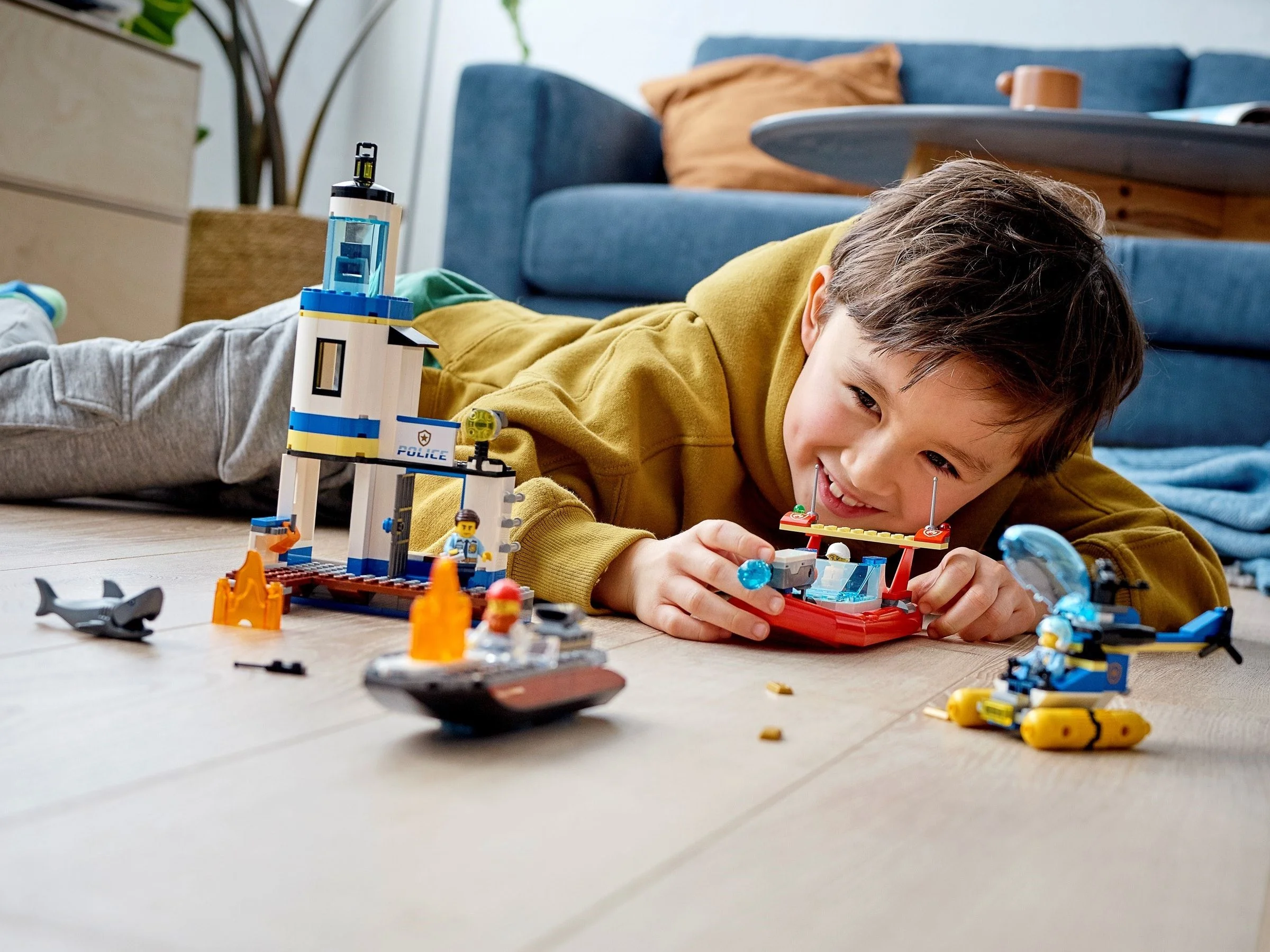LEGO® 60308 Akcja nadmorskiej policji i strażaków - zdjęcie 3
