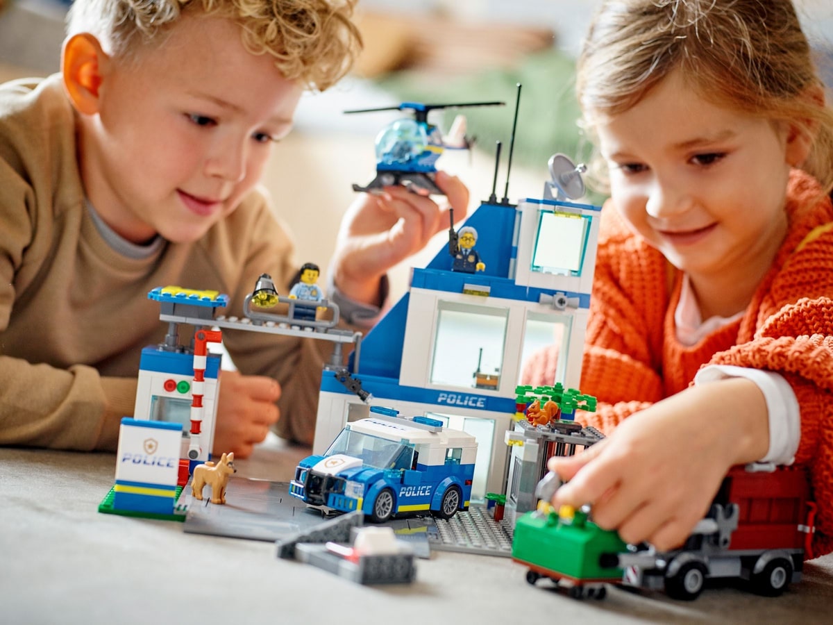 LEGO® 60316 Posterunek policji - zdjęcie 12