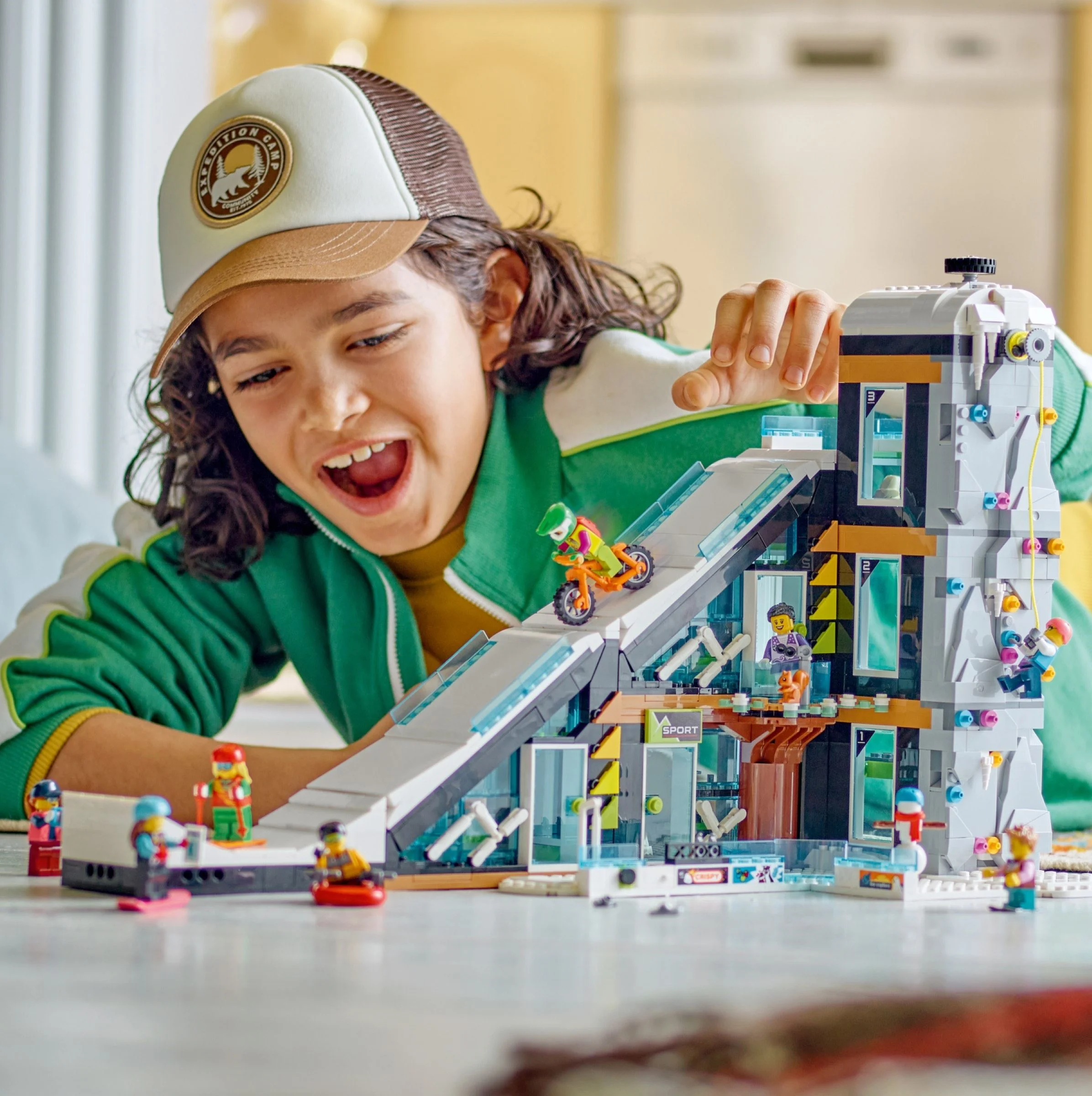 LEGO® 60366 Centrum narciarskie i wspinaczkowe - zdjęcie 5