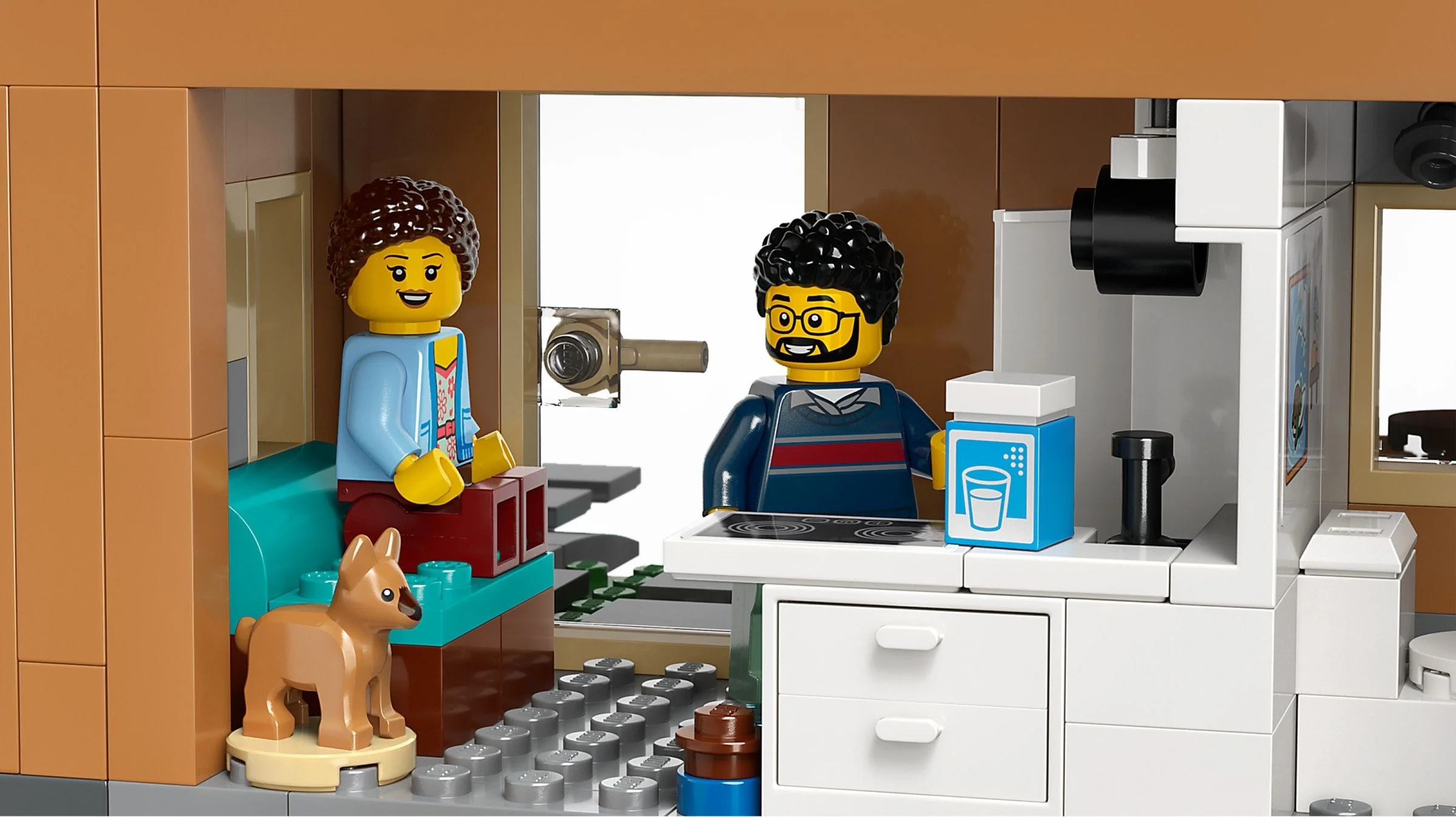 LEGO® 60398 Domek rodzinny i samochód elektryczny - zdjęcie 9
