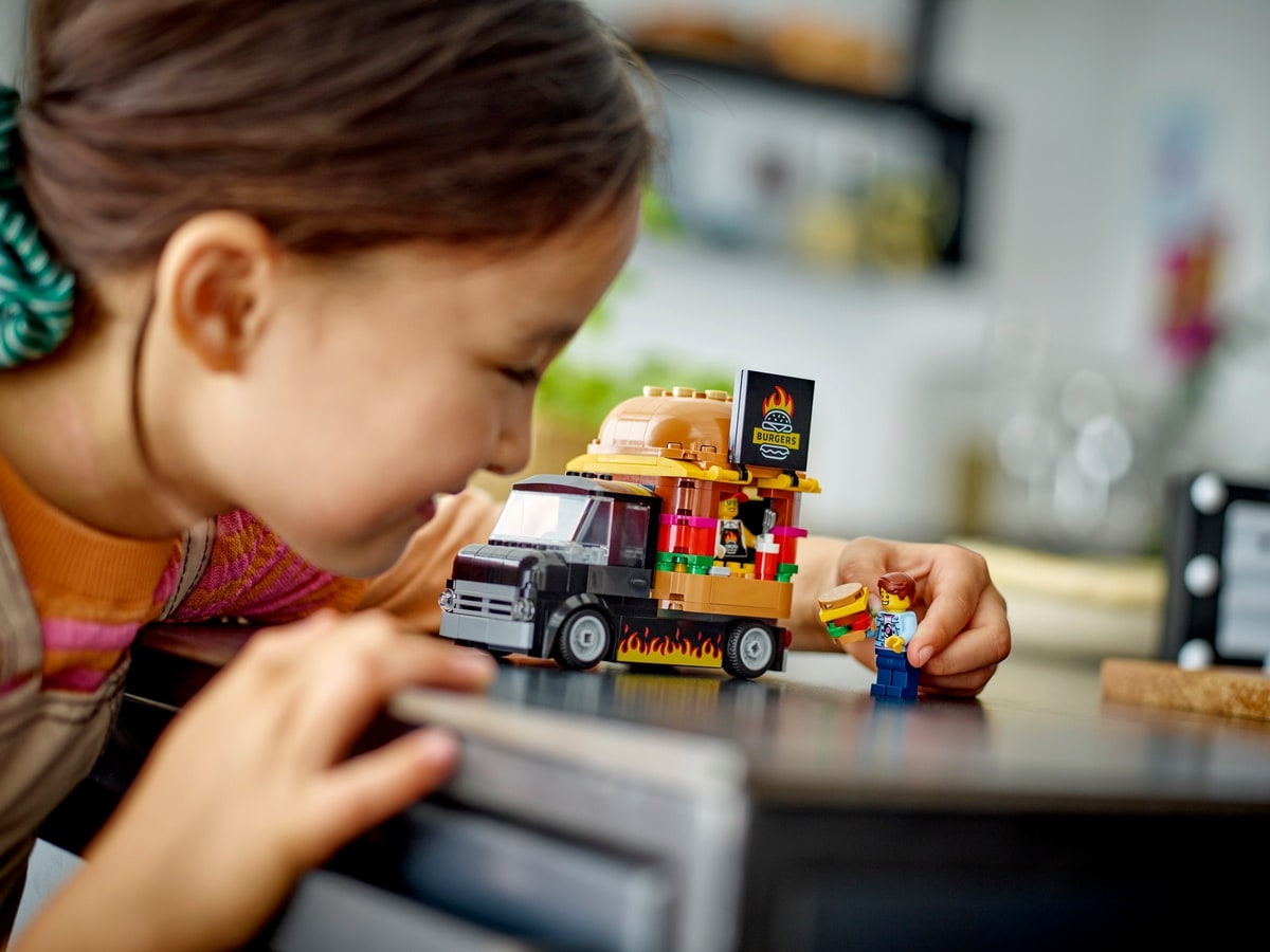 LEGO® 60404 Ciężarówka z burgerami - zdjęcie 14