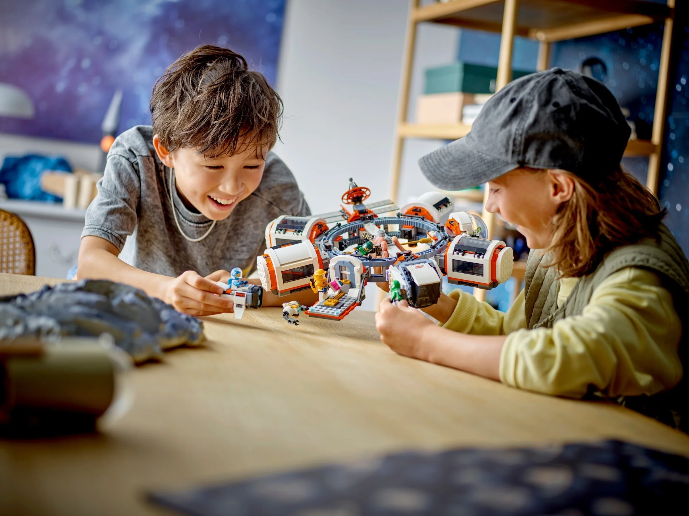 LEGO® 60433 Modułowa stacja kosmiczna - zdjęcie 6