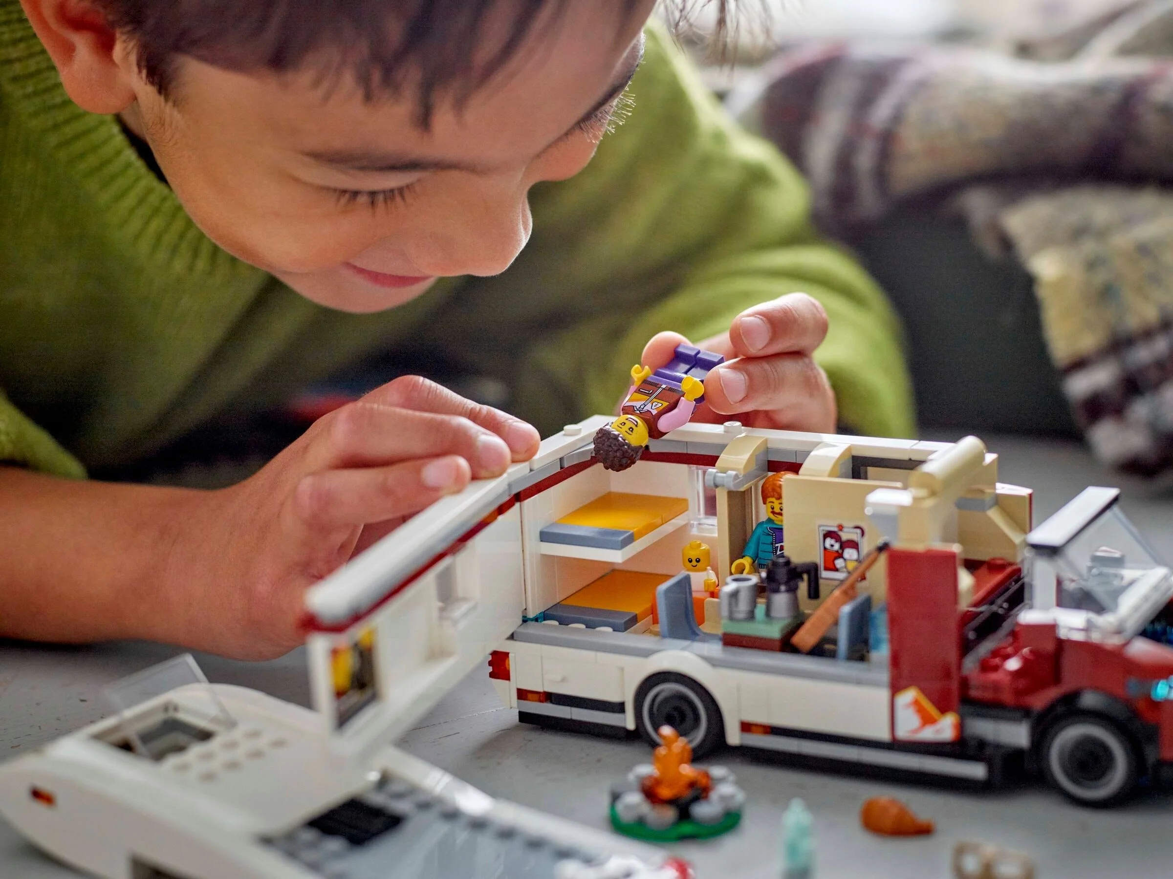 LEGO® 60454 Wakacyjny kamper pełen przygód - zdjęcie 6