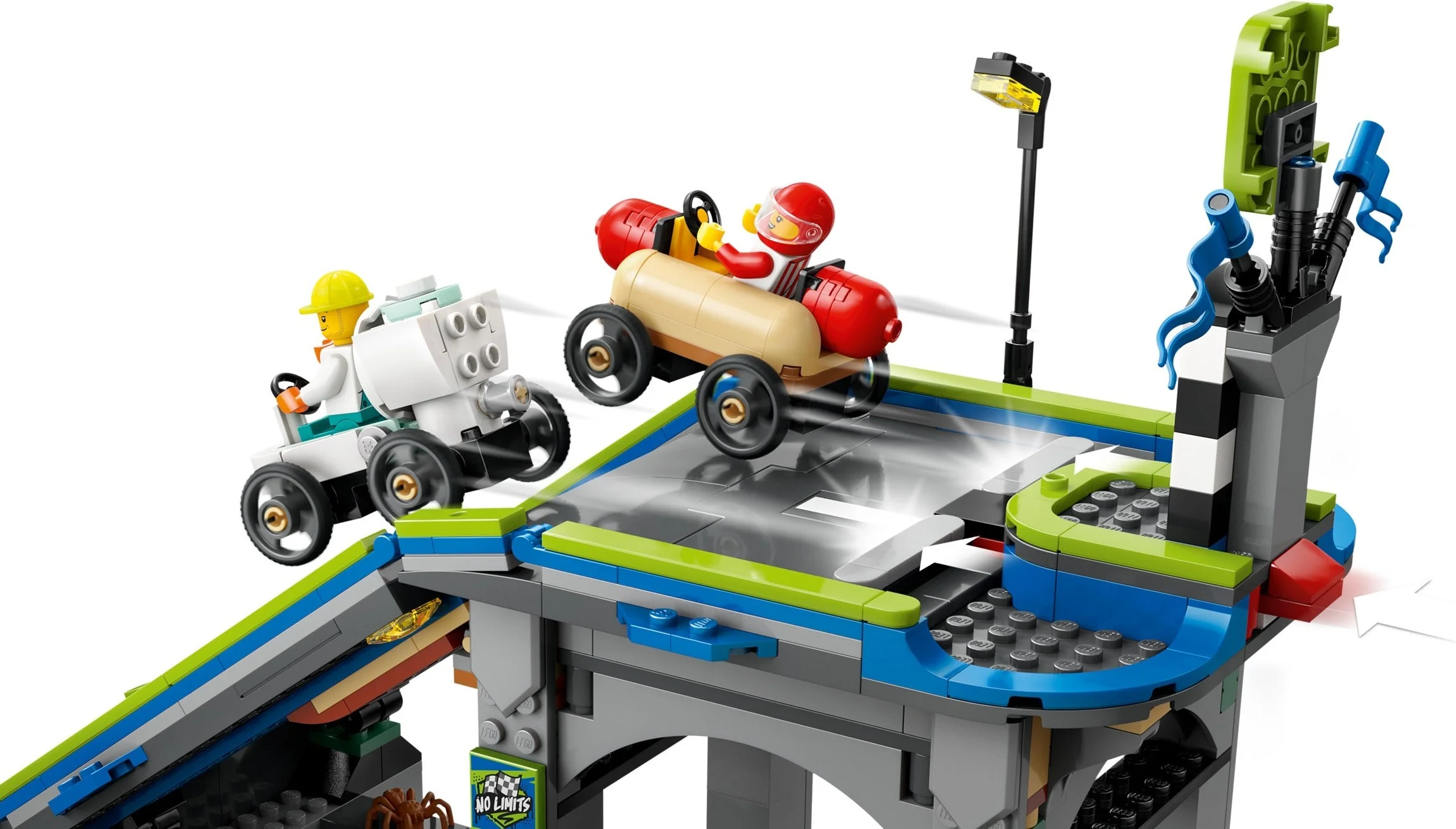 LEGO® 60460 Bez granic: tor z rampami dla wyścigówek - zdjęcie 10