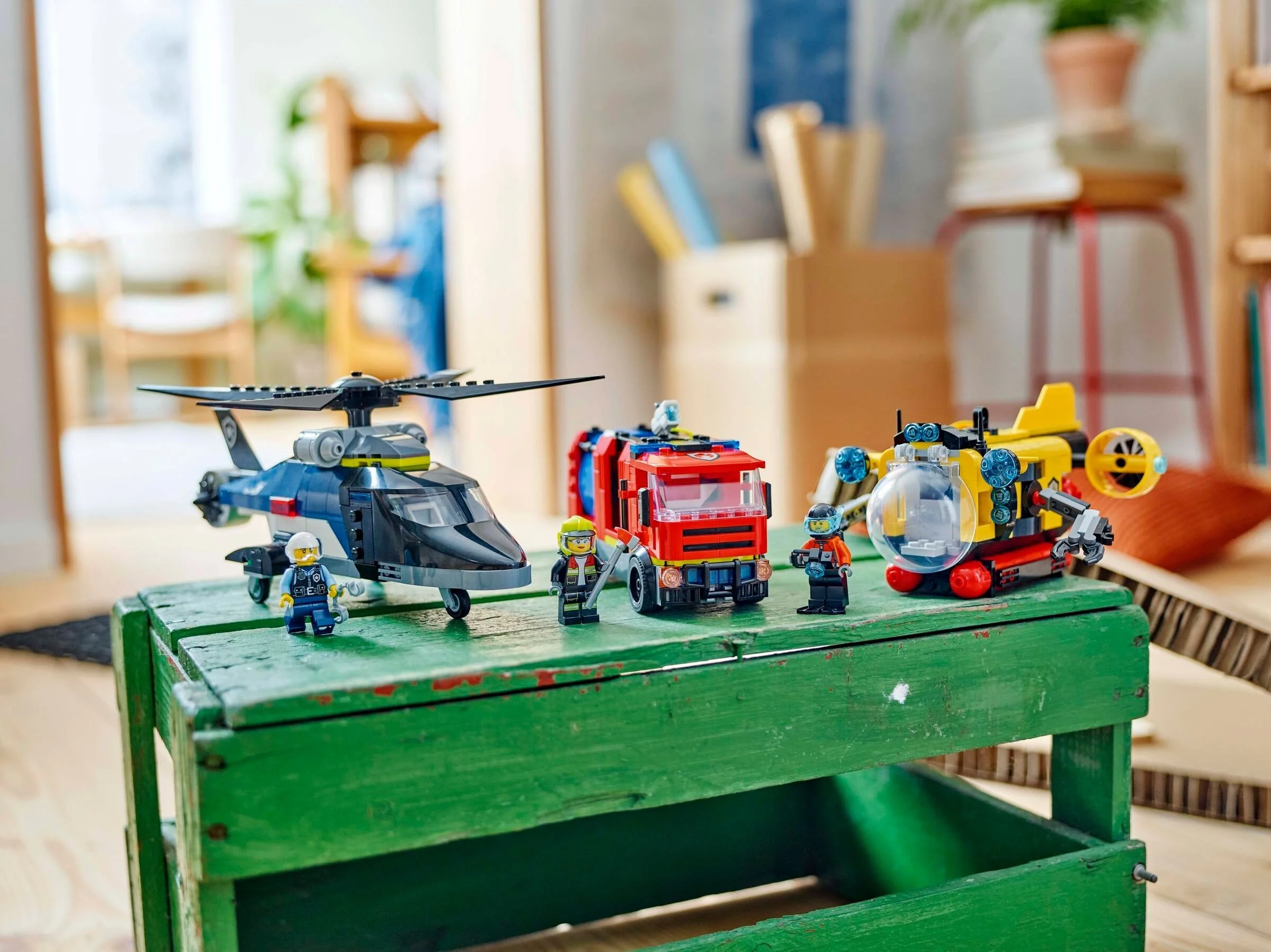 LEGO® 60462 Zestaw z helikopterem, wozem strażackim i łodzią podwodną - zdjęcie 7