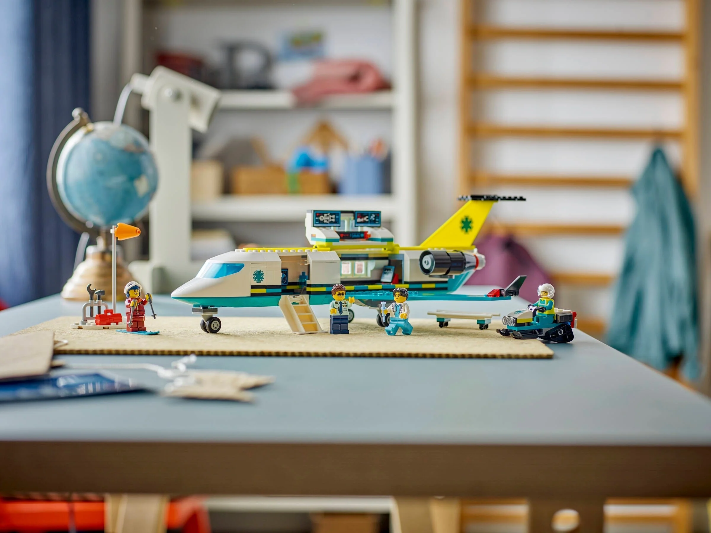 LEGO® 60465 Samolot pogotowia ratunkowego - zdjęcie 7