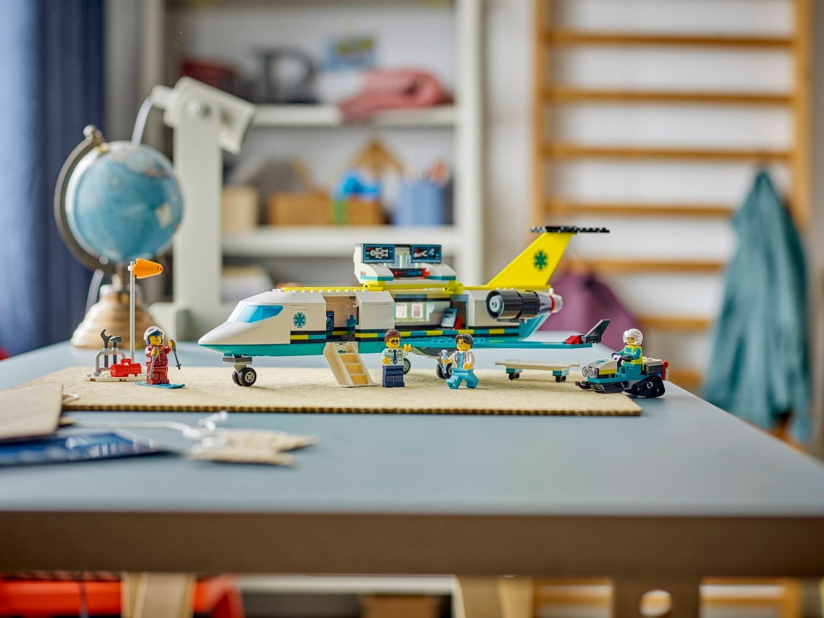 LEGO® 60465 Samolot pogotowia ratunkowego - zdjęcie 14