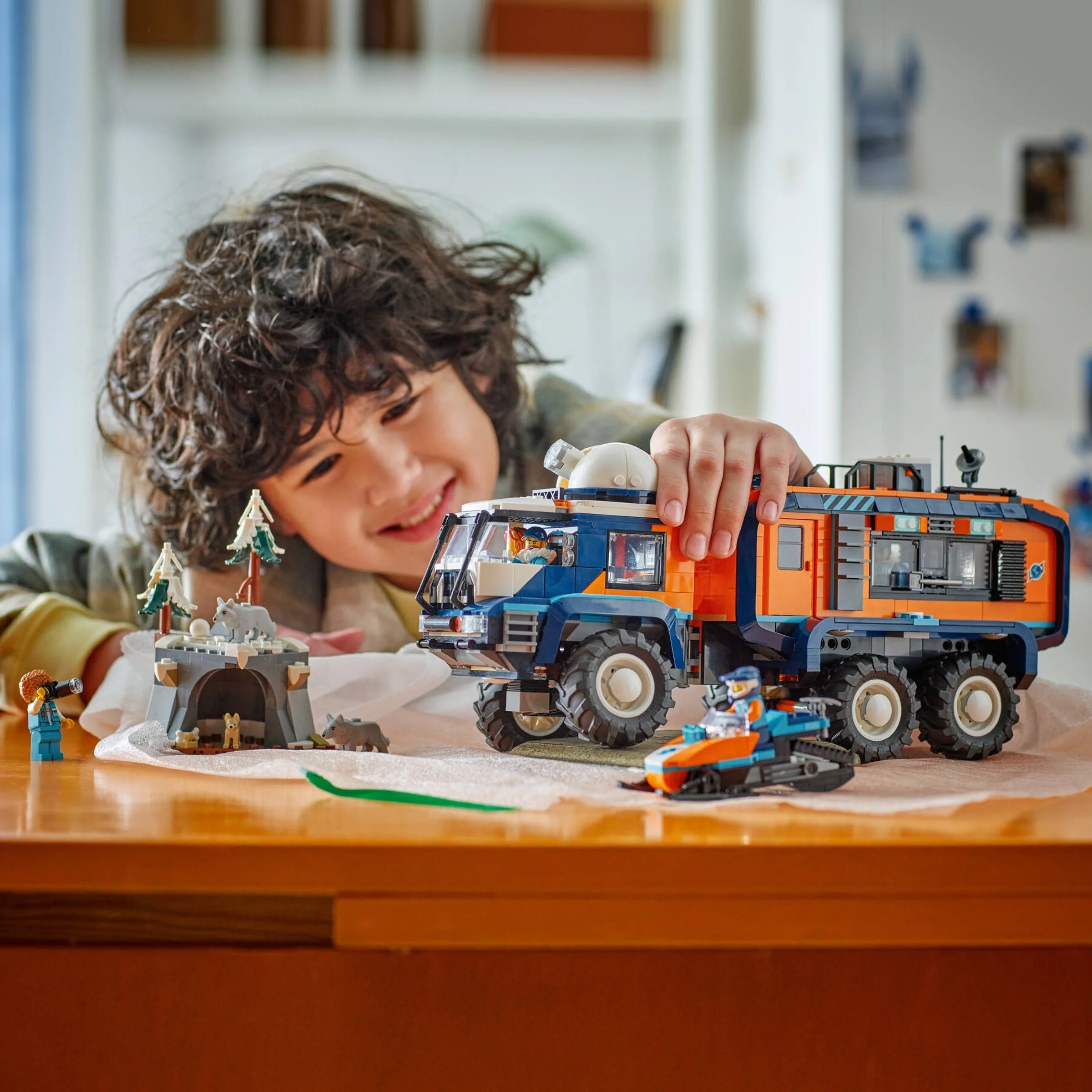 LEGO® 60471 Ciężarówka z laboratorium arktycznej odkrywczyni - zdjęcie 6