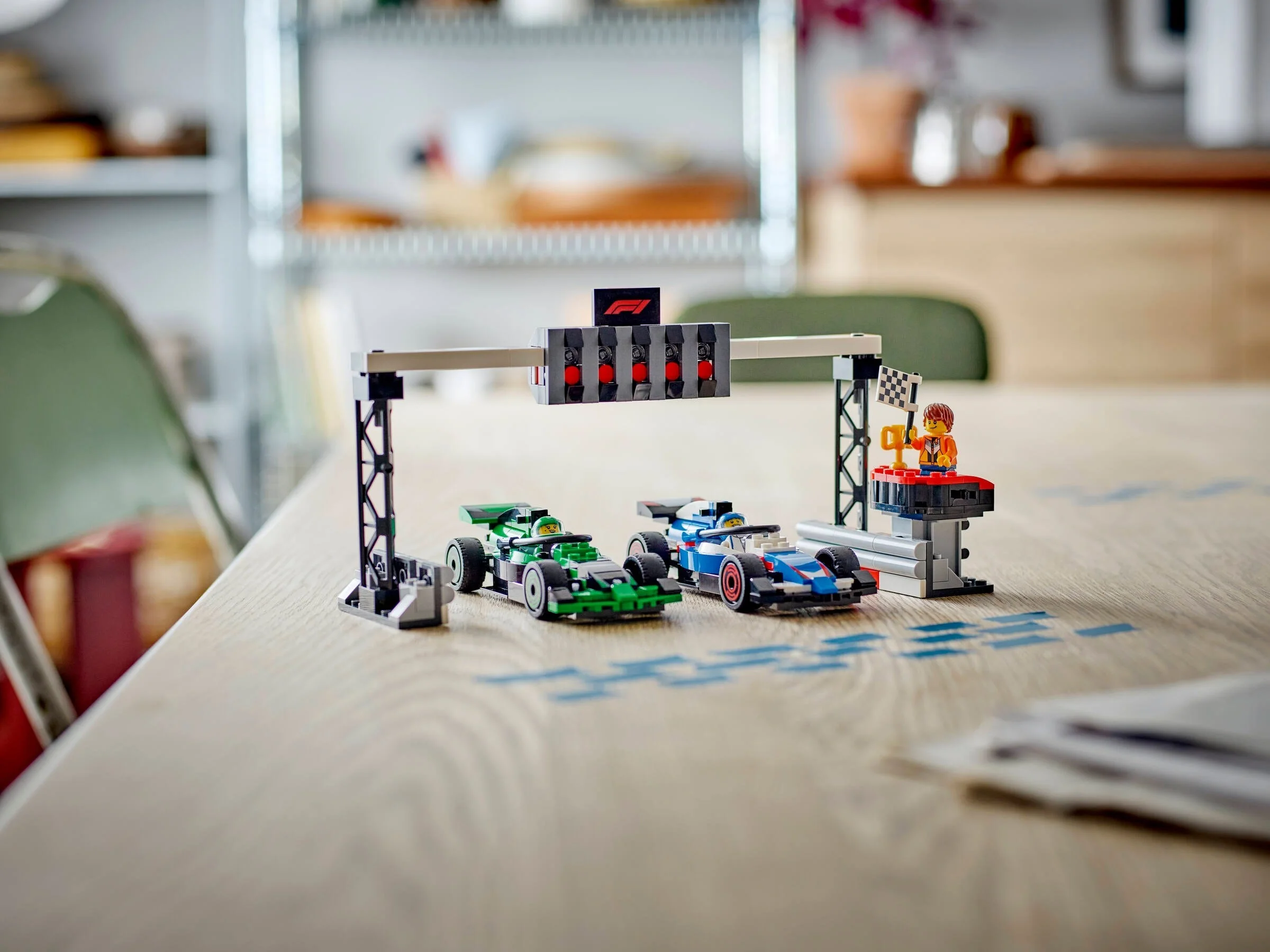 LEGO® 60474 Padok F1 z bolidami VCARB i Sauber - zdjęcie 6